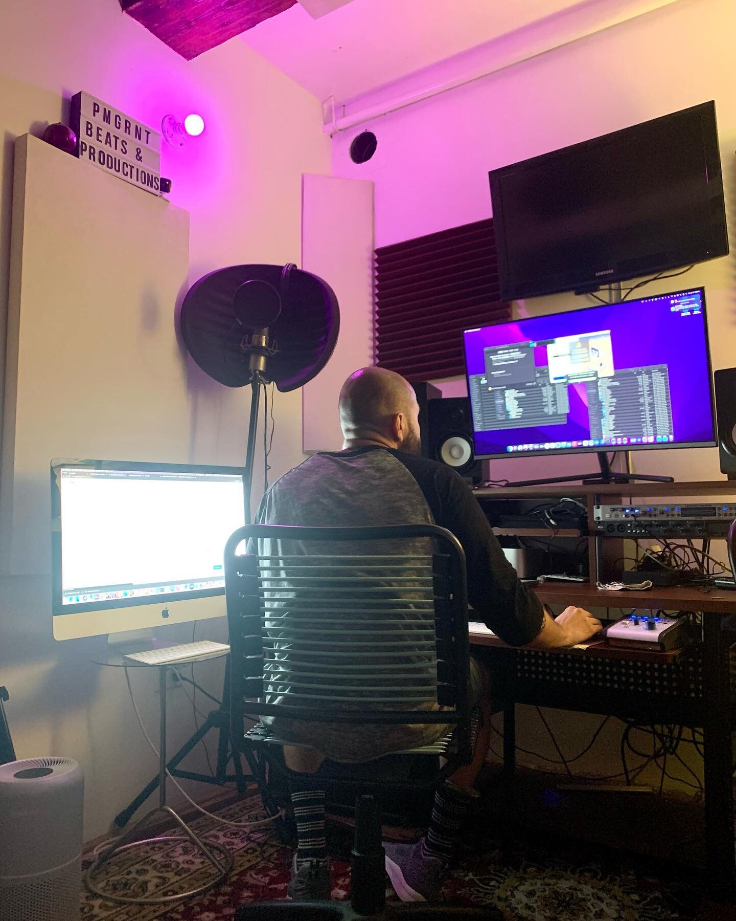 @rrrooski hard at work. #pmgrnt