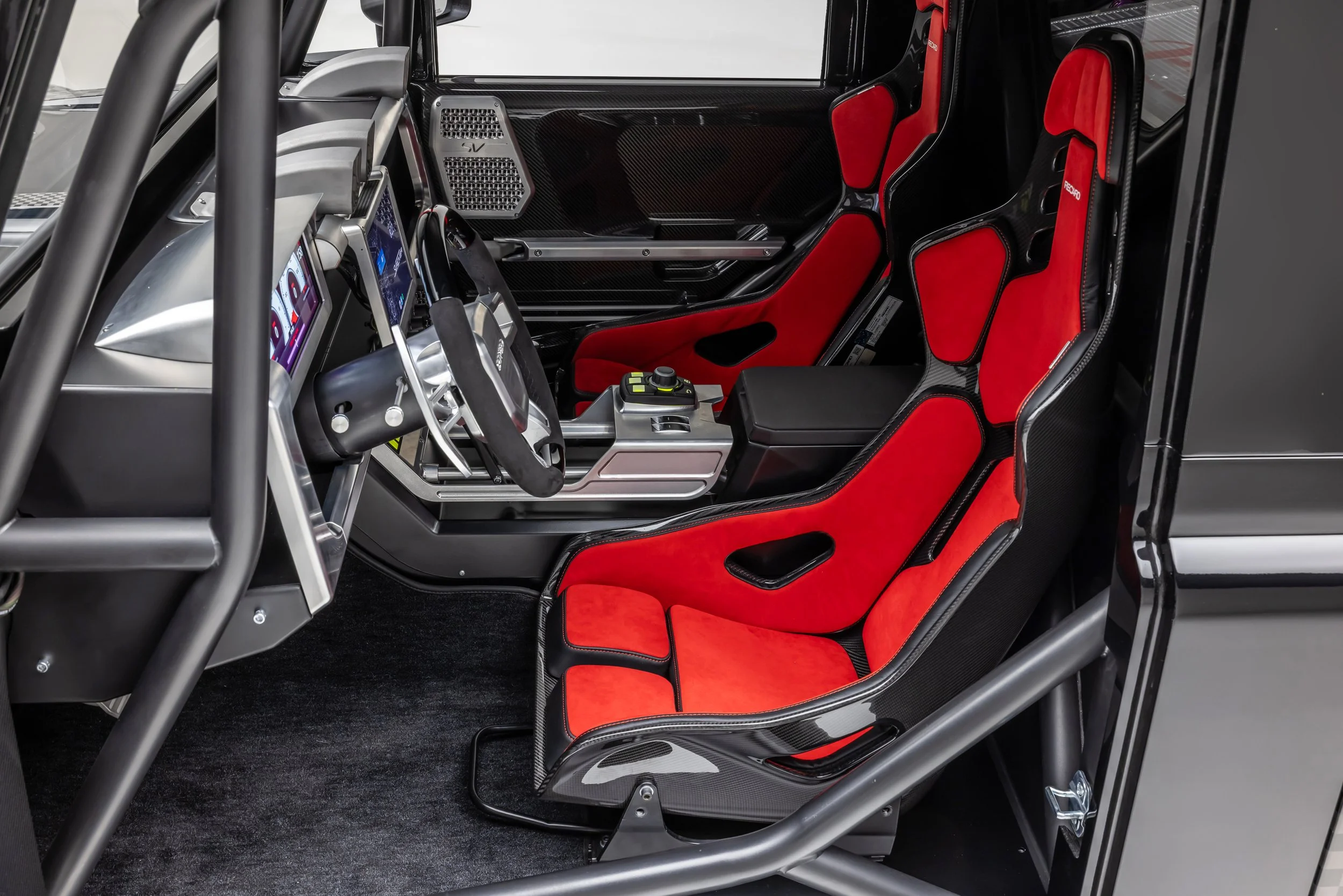 Scarbo SV Rover Interior with Recaro Podium Billet Aluminium