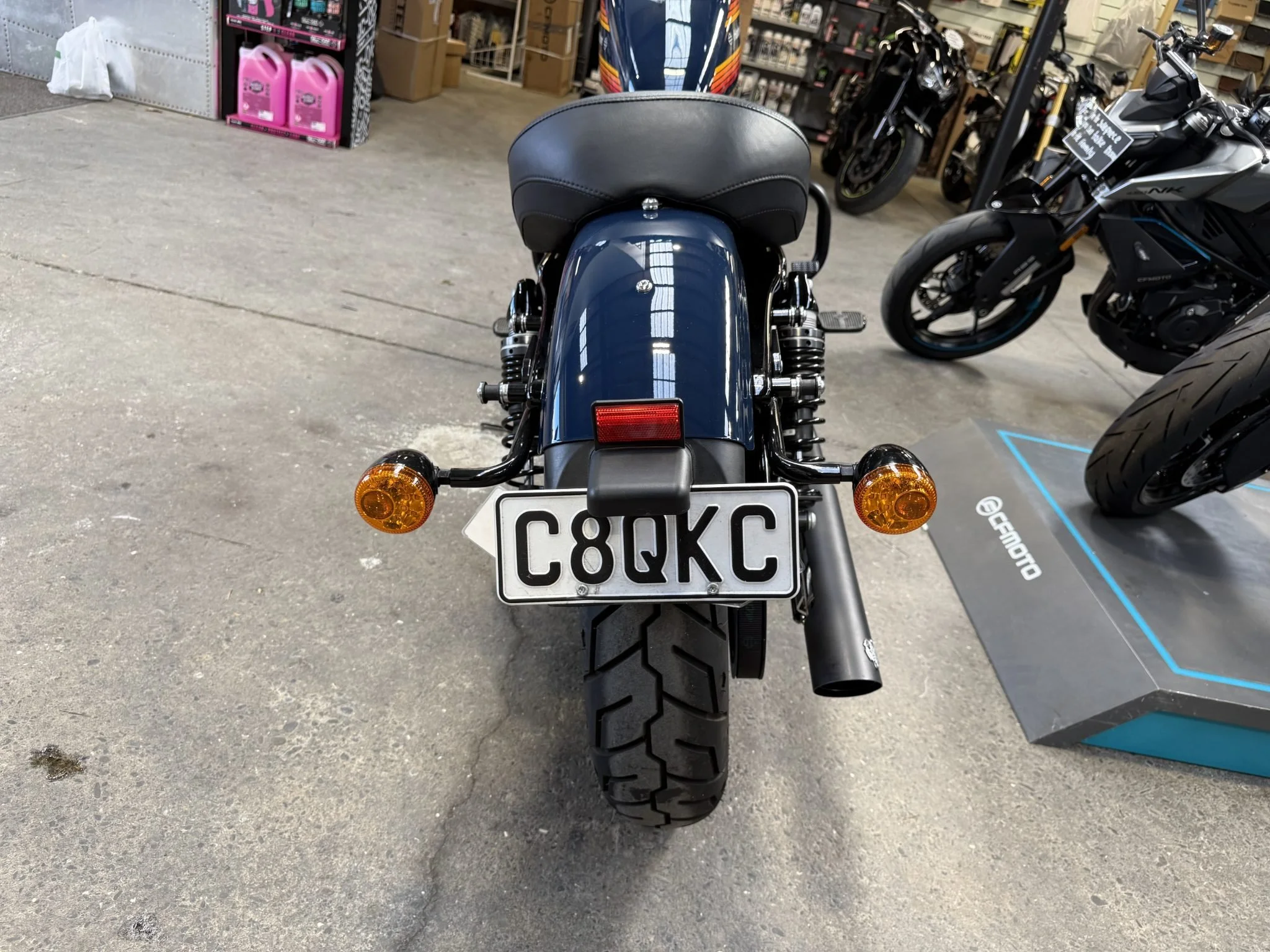 2307906095.jpg