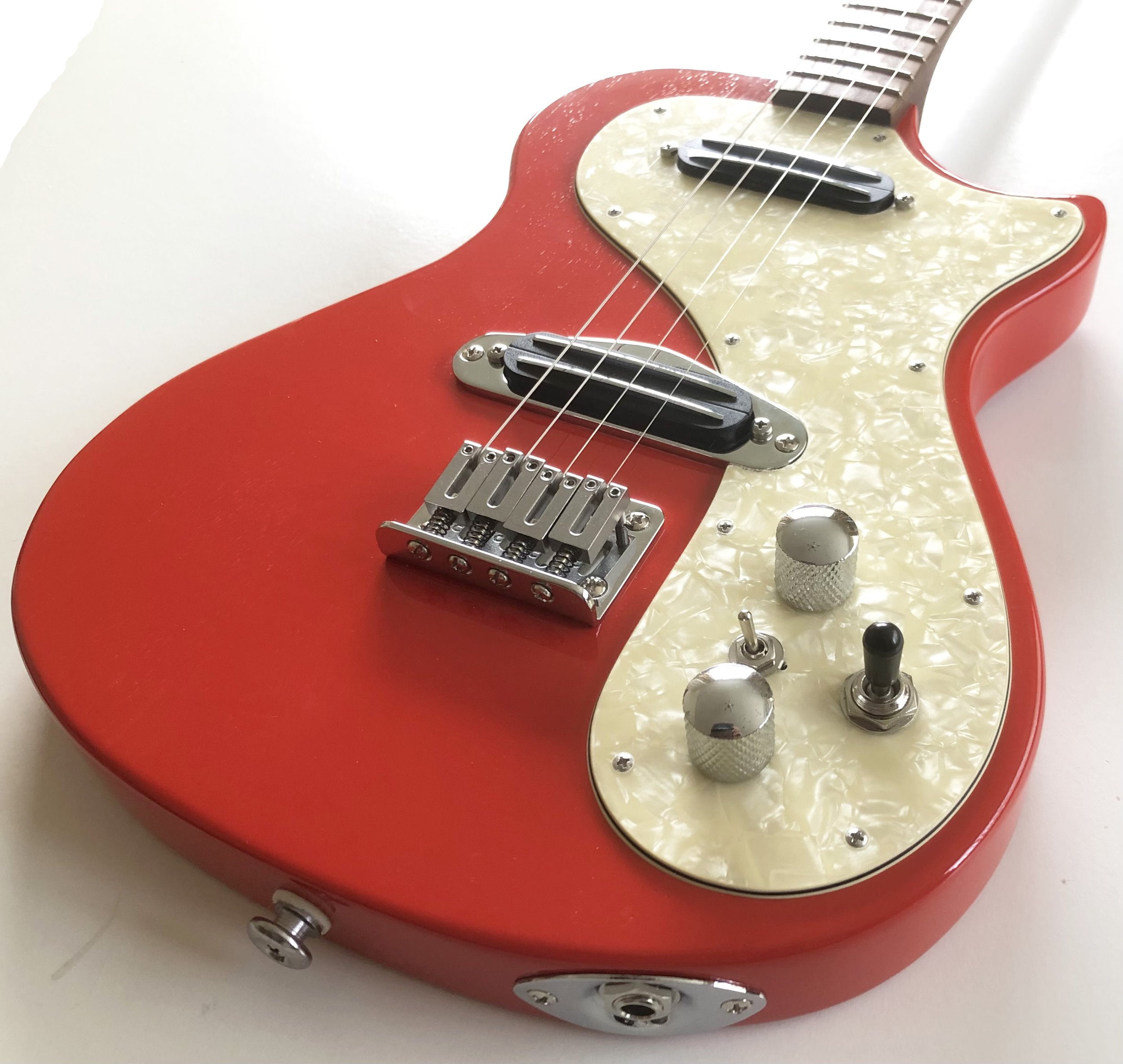 HiGuitarsUK Red Steel String Kingfisher Baritone Uke, Top