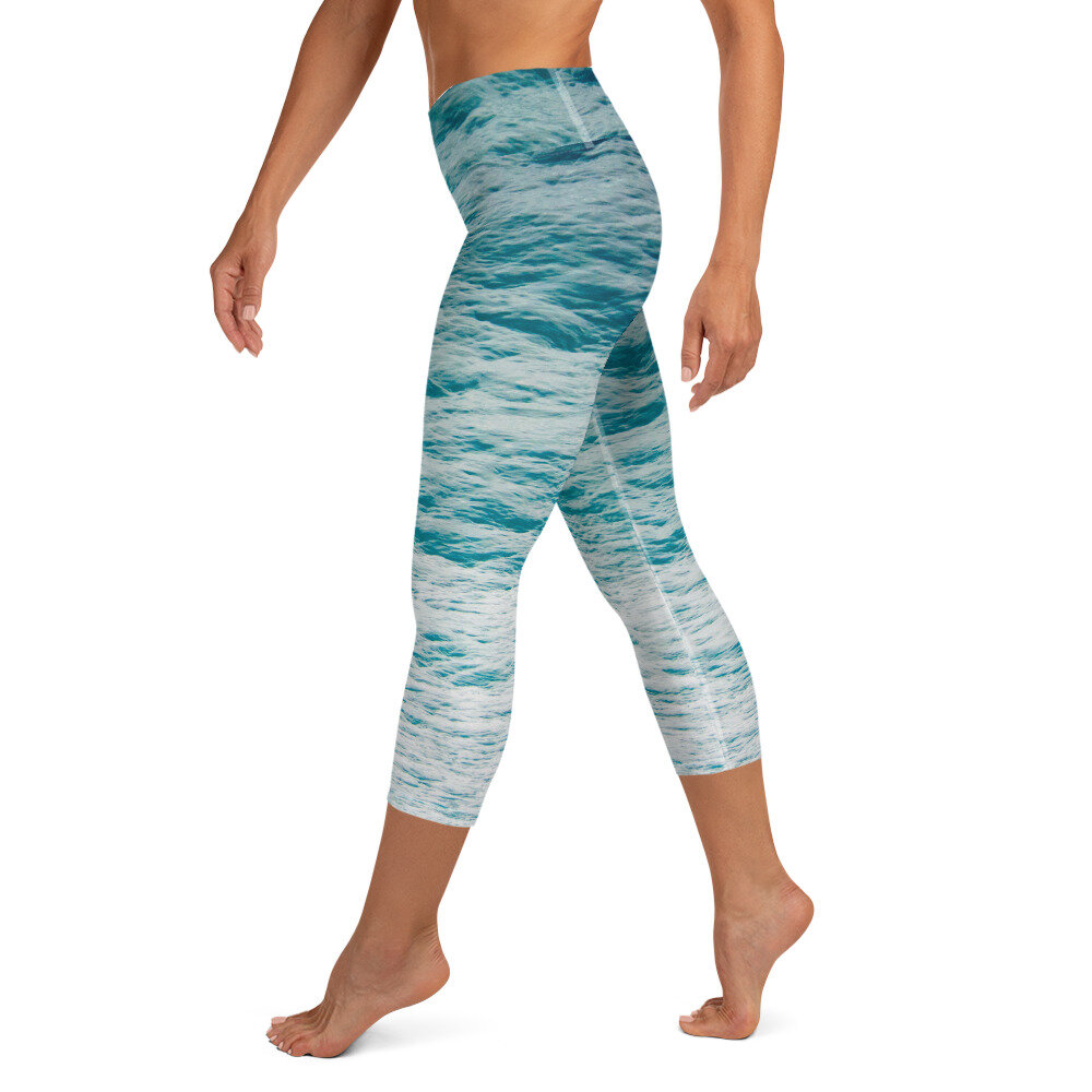 Wave2_Capri_Yoga_leggings_mockup_Left_Fitness-Barefoot_White.jpg