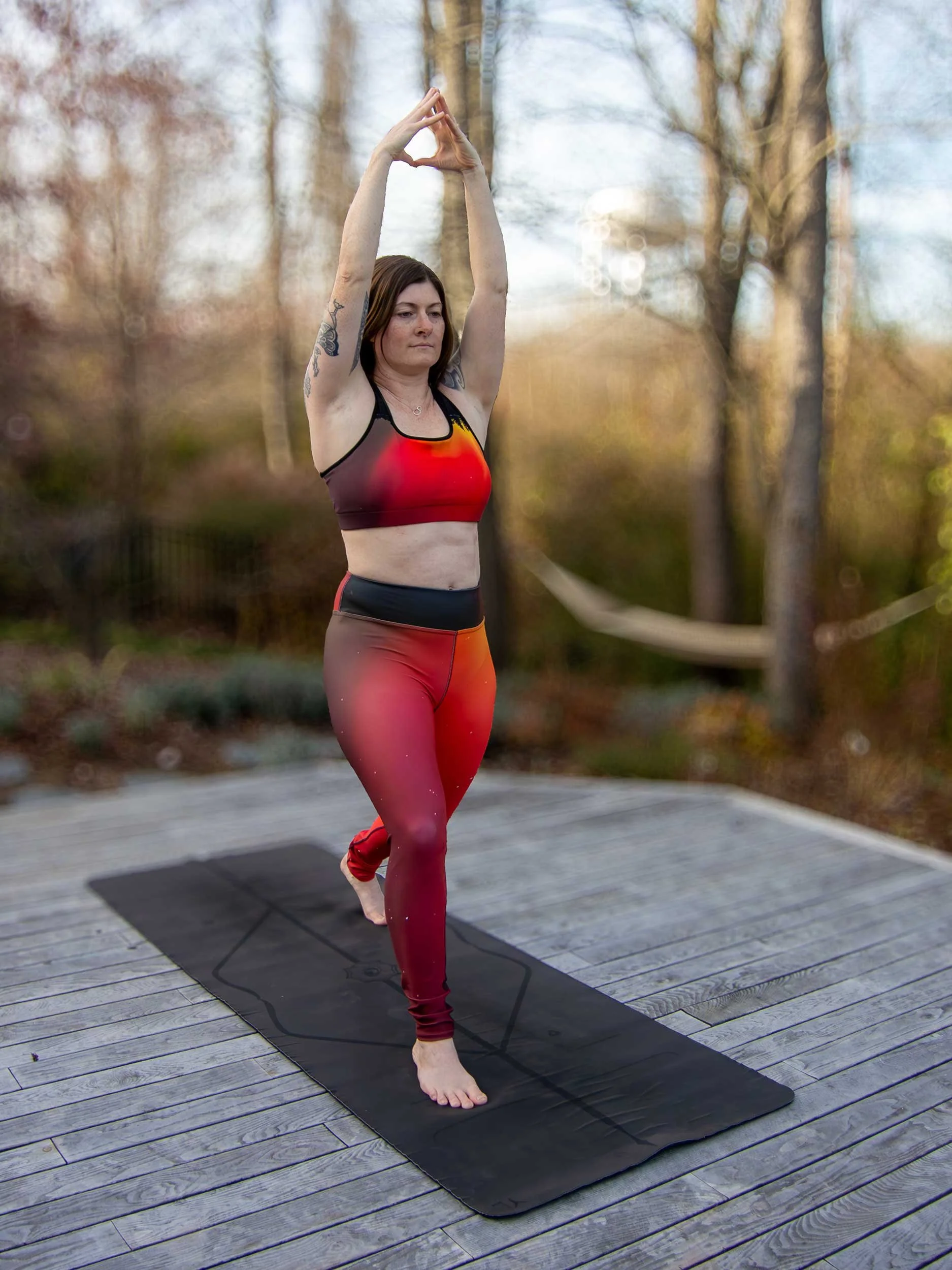 Lady Aurora in Red Recycled Leggings