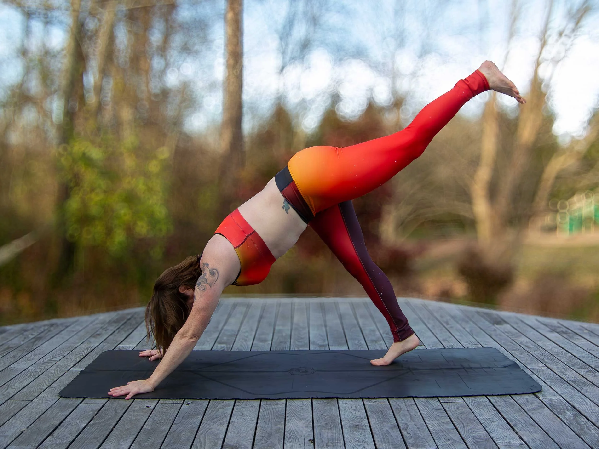 Lady Aurora in Red Recycled Leggings