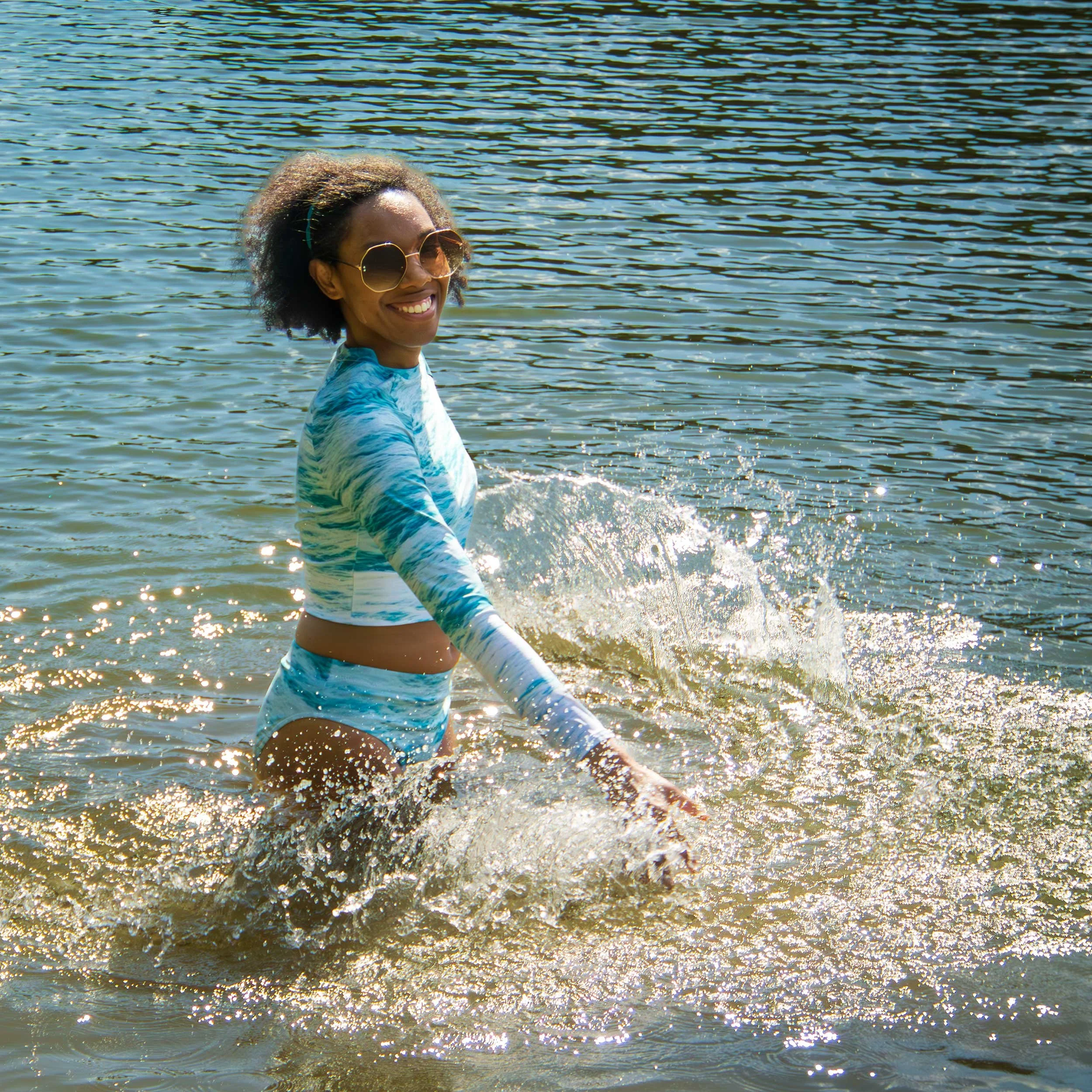 Latisha_OceanWaves_Swim__DSC1357-NR_72_2500_med_web.jpg
