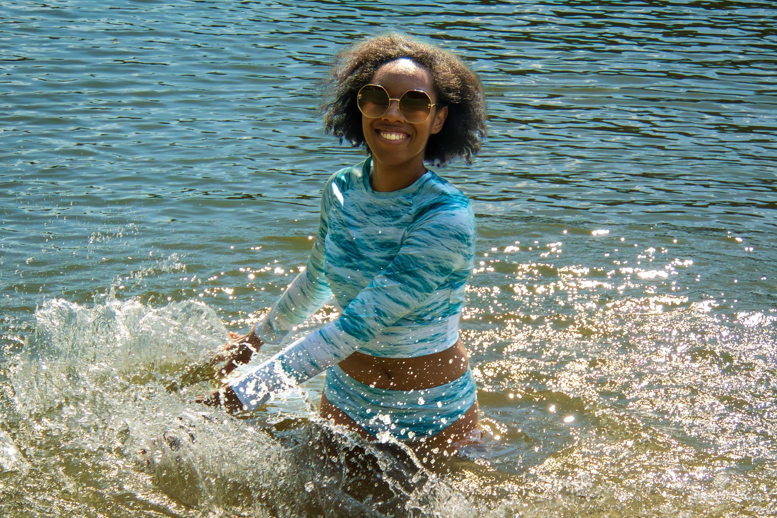 Latisha_OceanWaves_Swim_DSC1358-NR_72_2500_med_web.jpg