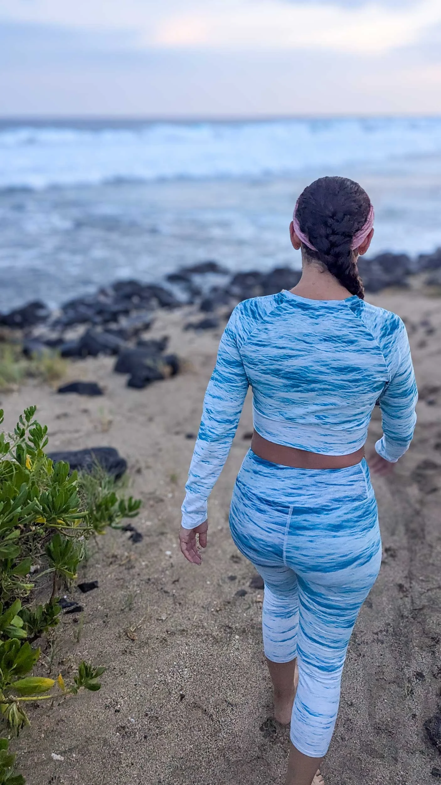 Jodie_OceanWaves_back_web.jpg