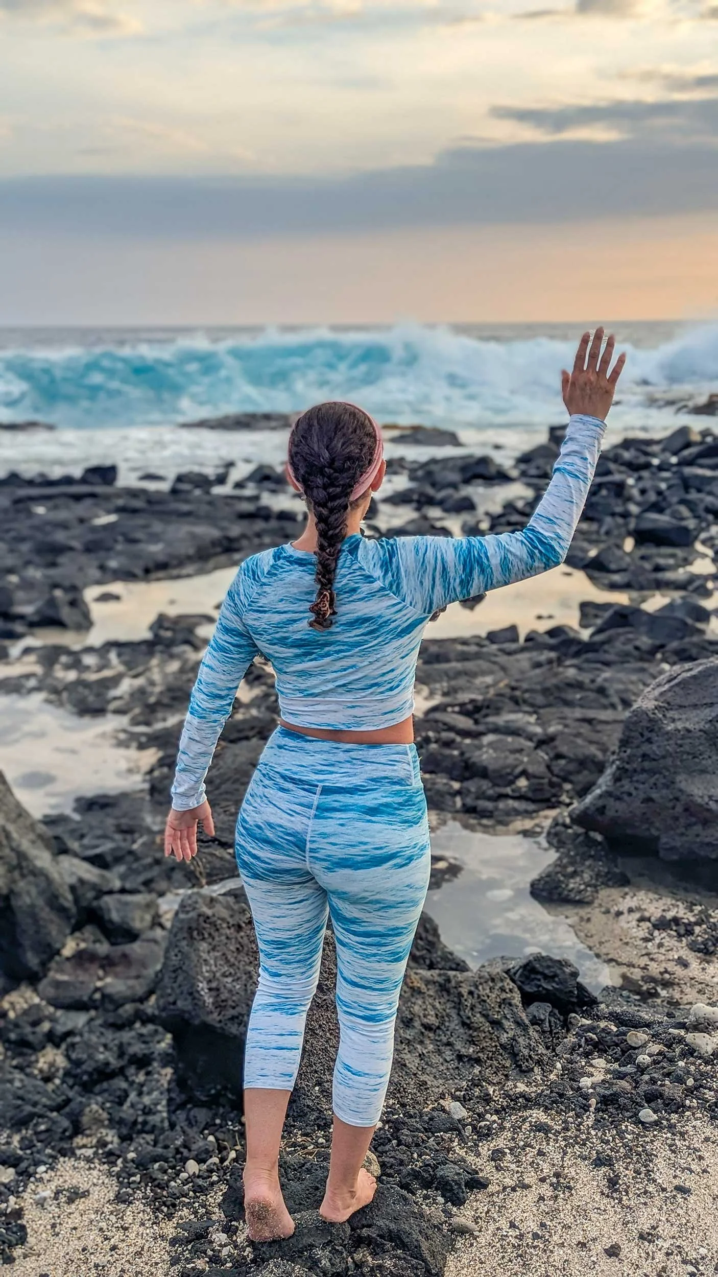 Jodie_OceanWaves_back_web.jpg
