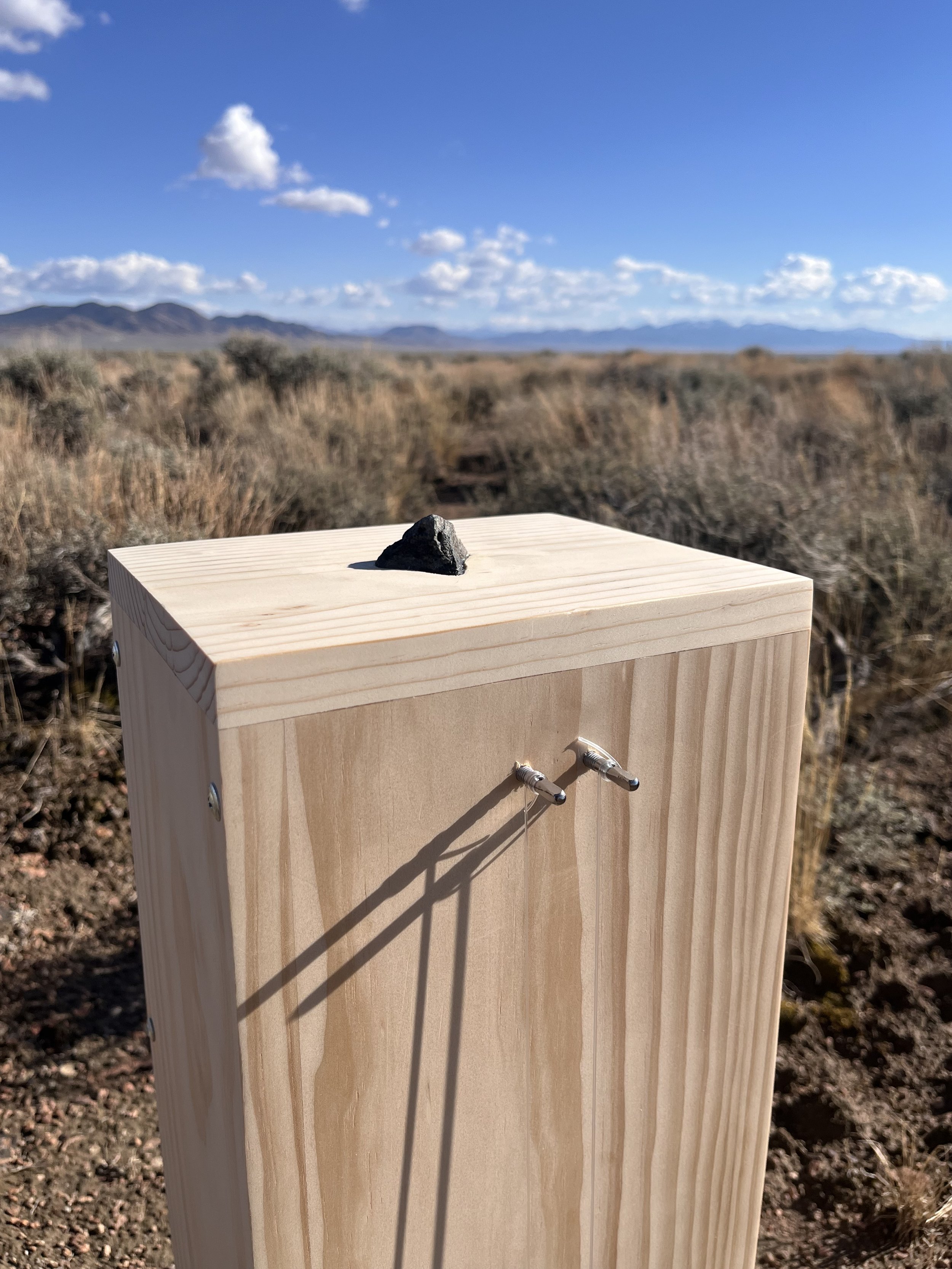 Eureka Harp Vert top Closeup.jpg