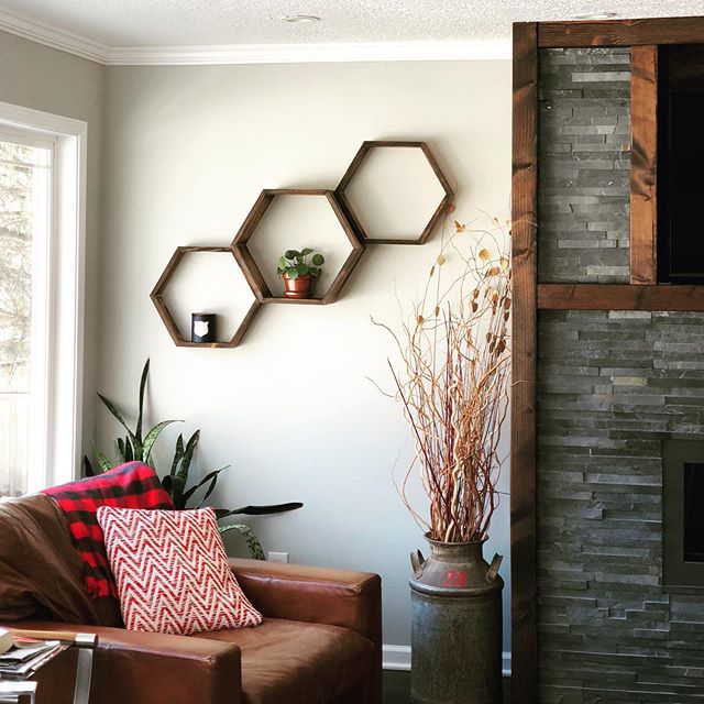 We were looking for a way to add some dimension, without losing straight lines. 
These come in a set of 5, so there are so many possibilities on how to hang them. Even cooler, these aren&rsquo;t stained- they are charred!

#onlyinmn #homedecor #woodw