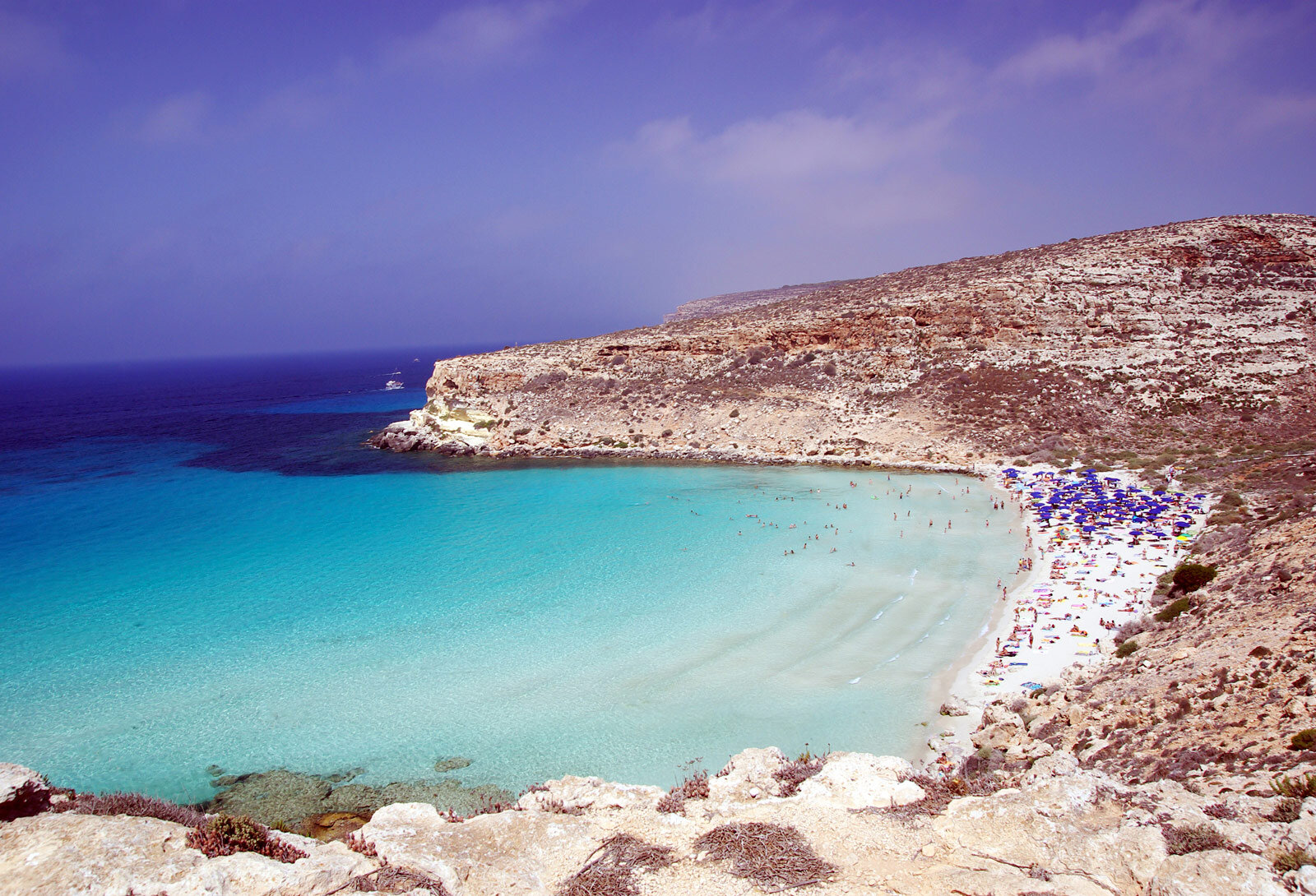 spiaggia-conigli-lampedusa-1600.jpg