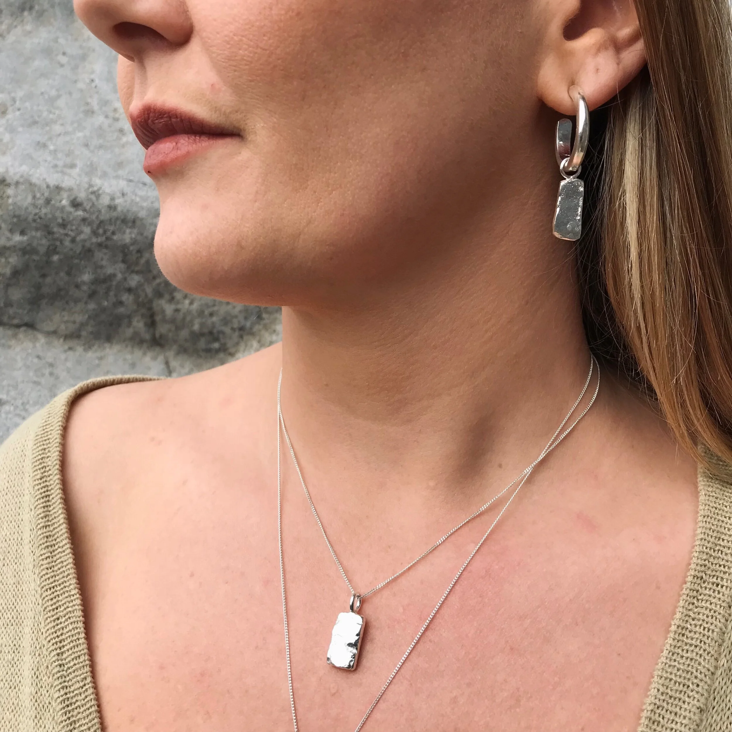 Formation Pendant Rectangular Stone