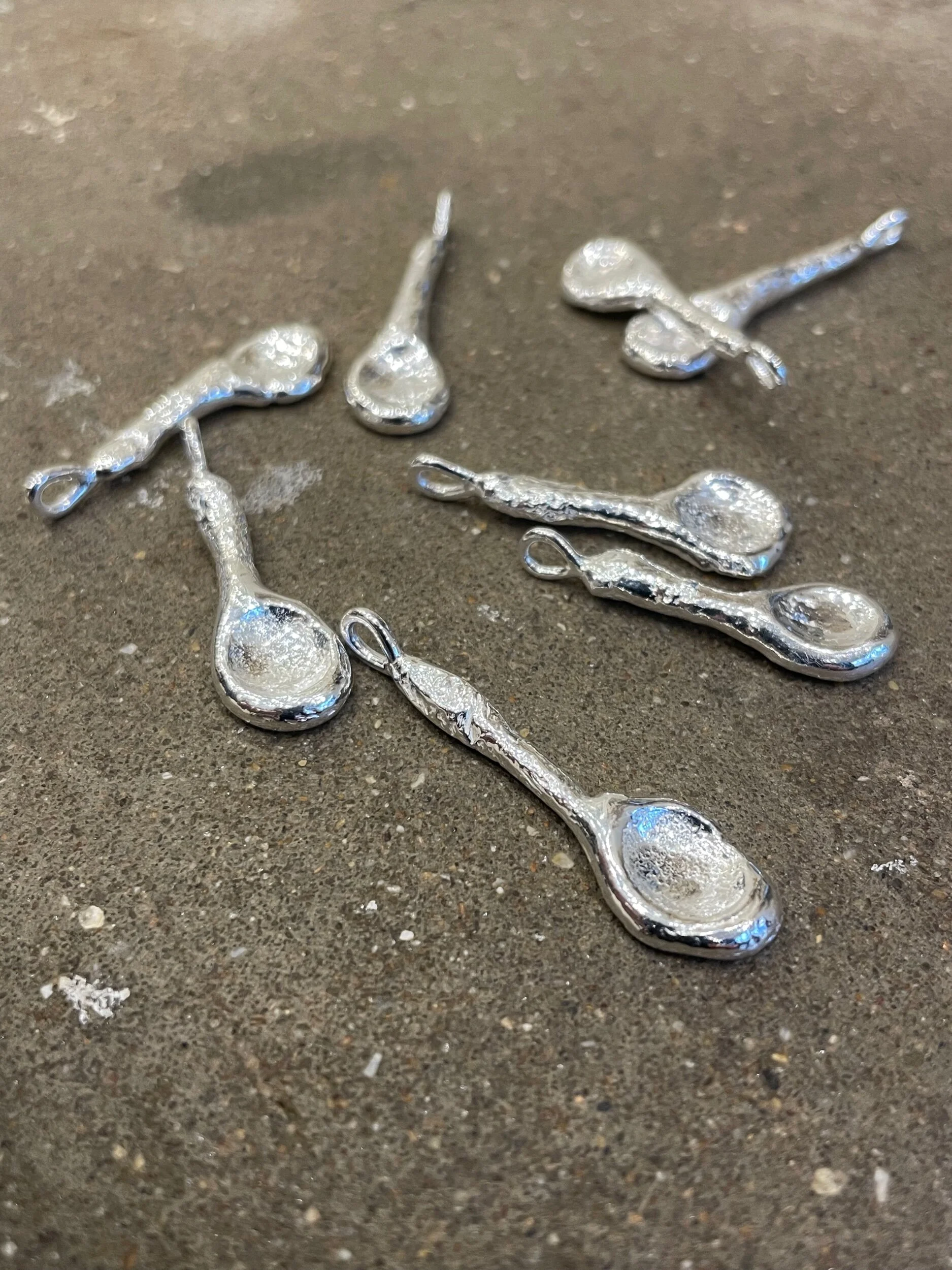 4F6F243E-BA9B-4D73-8F84-4E7E0CC7AB26