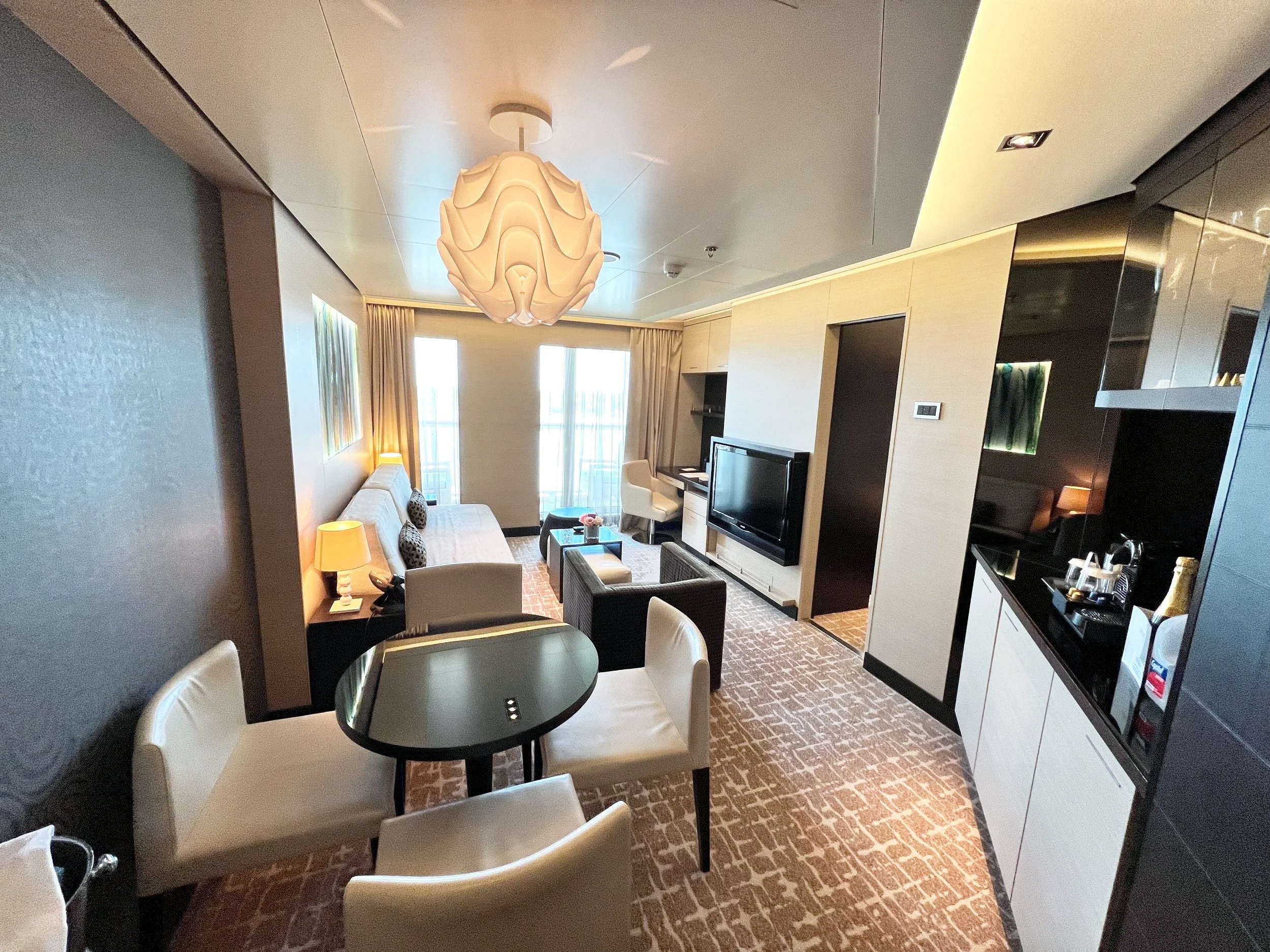 Cruise suite living area