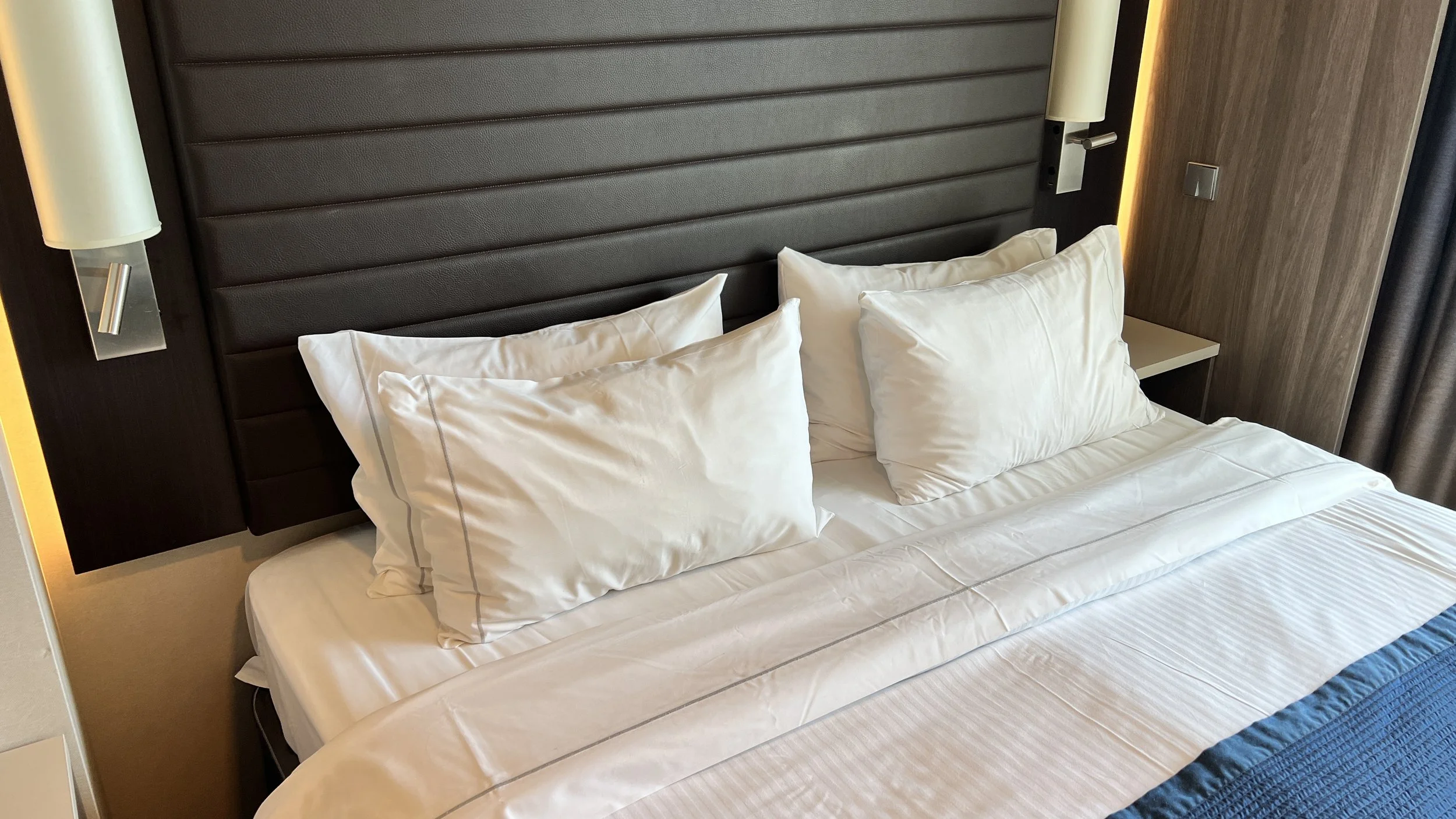 CB+cabin+ +bed+closeup