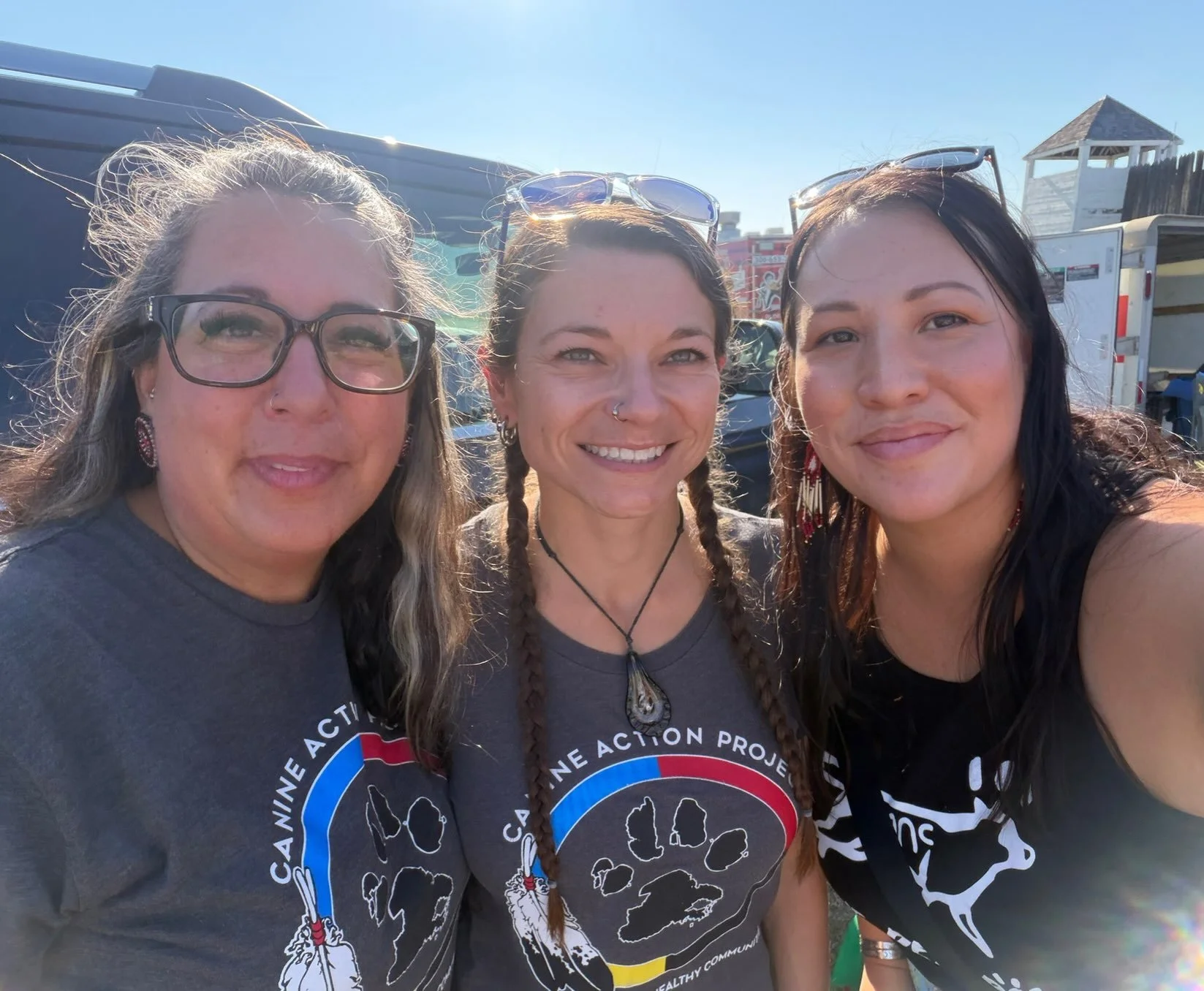 An appreciation post for Canine Action Project!🤎🐾
So good seeing Monique and Meg, CAP&rsquo;s Co-Founder &amp; Co-Executive Directors, at the Treaty 6 150 celebrations at Fort Carlton! 🌸

These trailblazers have been doing tremendous work with Fir