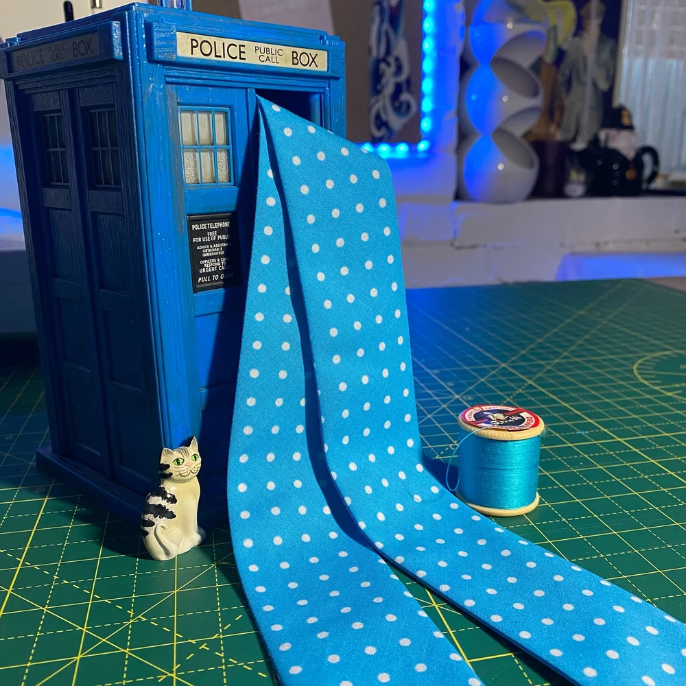 Replica turquoise cravat from my store 