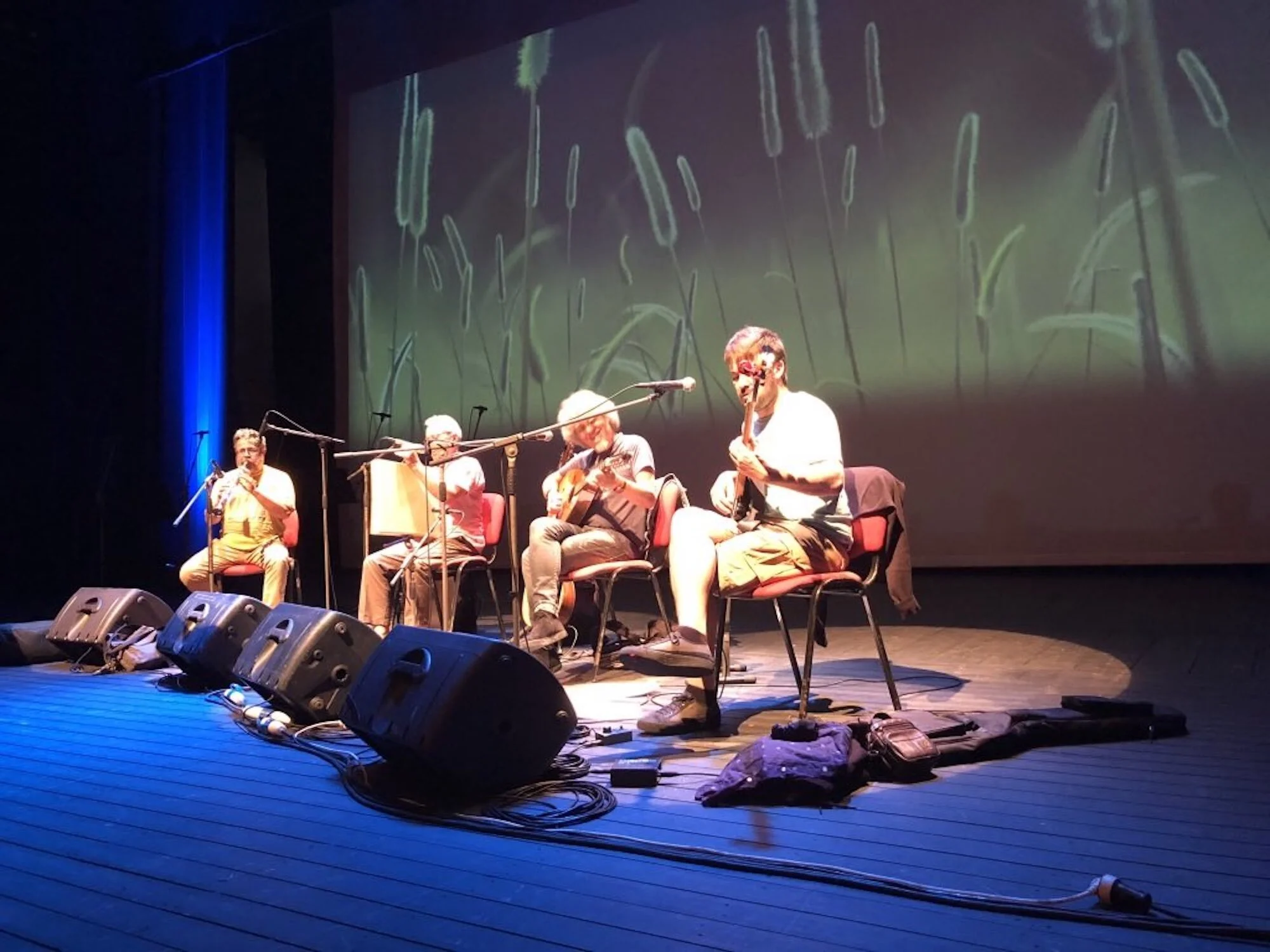 cantos de tierra-03.jpeg