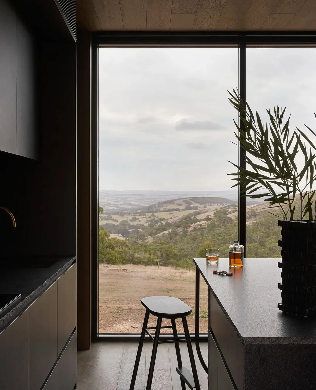 Esca_Sit Bar Stool_Black_Das Studio_@anthonybasheer.jpg