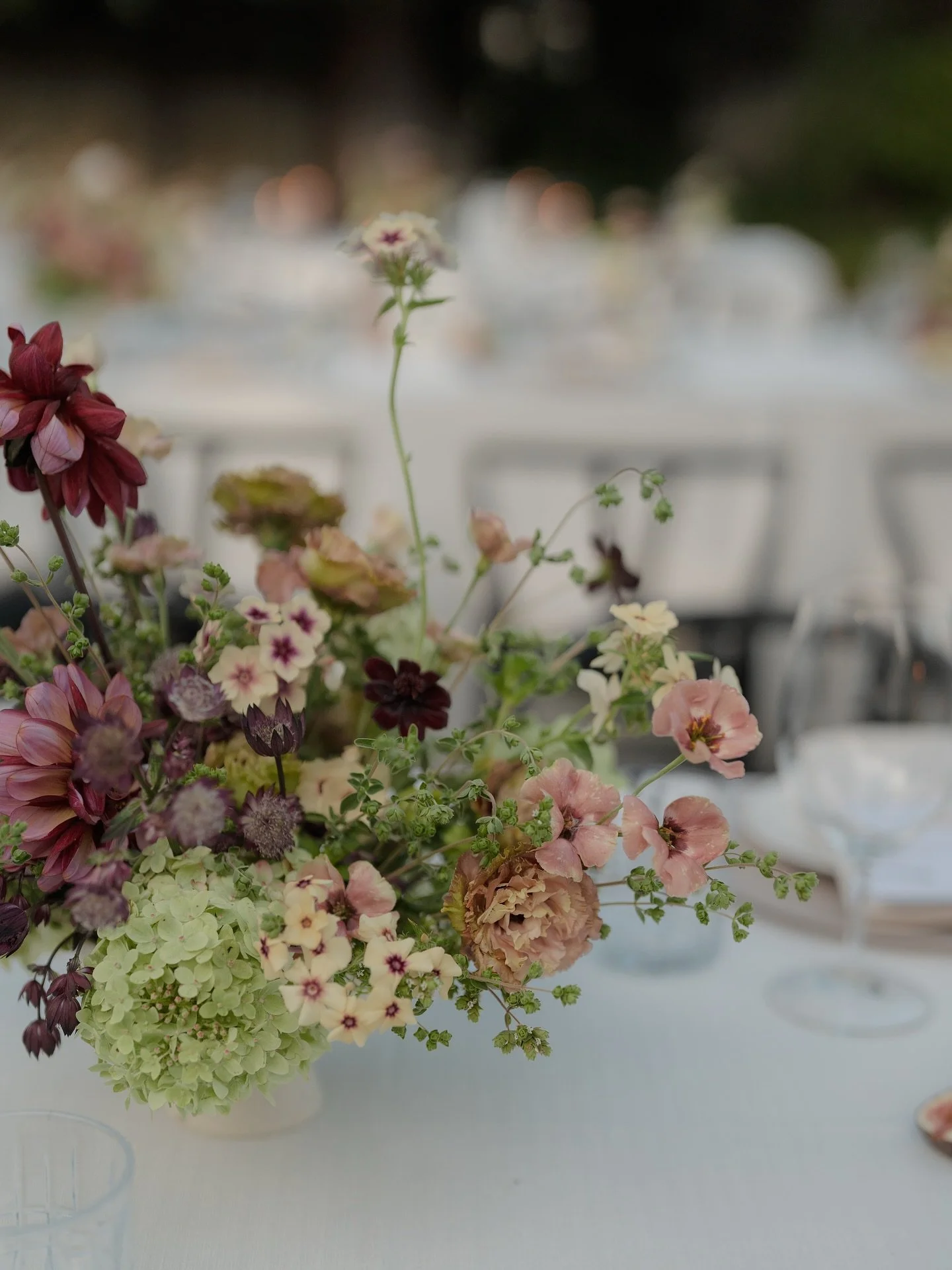 the most perfect late summer palette of fig, lime and blackberry 🍋&zwj;🟩

Photography // @kristakphotos
Planning &amp; Design // @barielexaevents
Content Creator // @thecandidbride_
Floral Design // @juniperlanefloral
Rentals // @encoreeventsrental