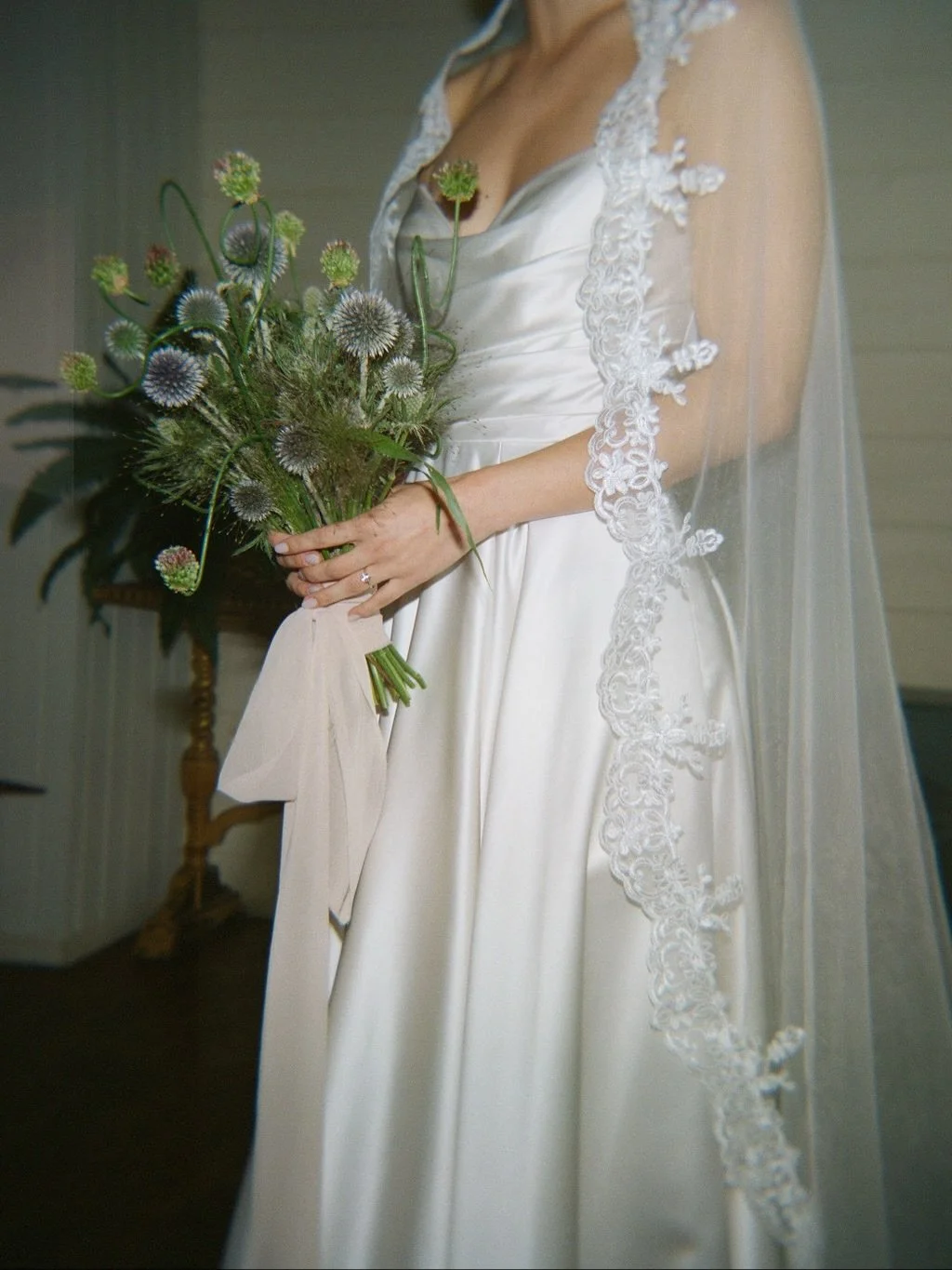 bridal bouquet with no traditional focal flowers? yes please

grateful for the trust of clients and collaboration with planners who want to push beyond ordinary, and for the photographers who capture the magic 💫

photography // @selenadltphotography