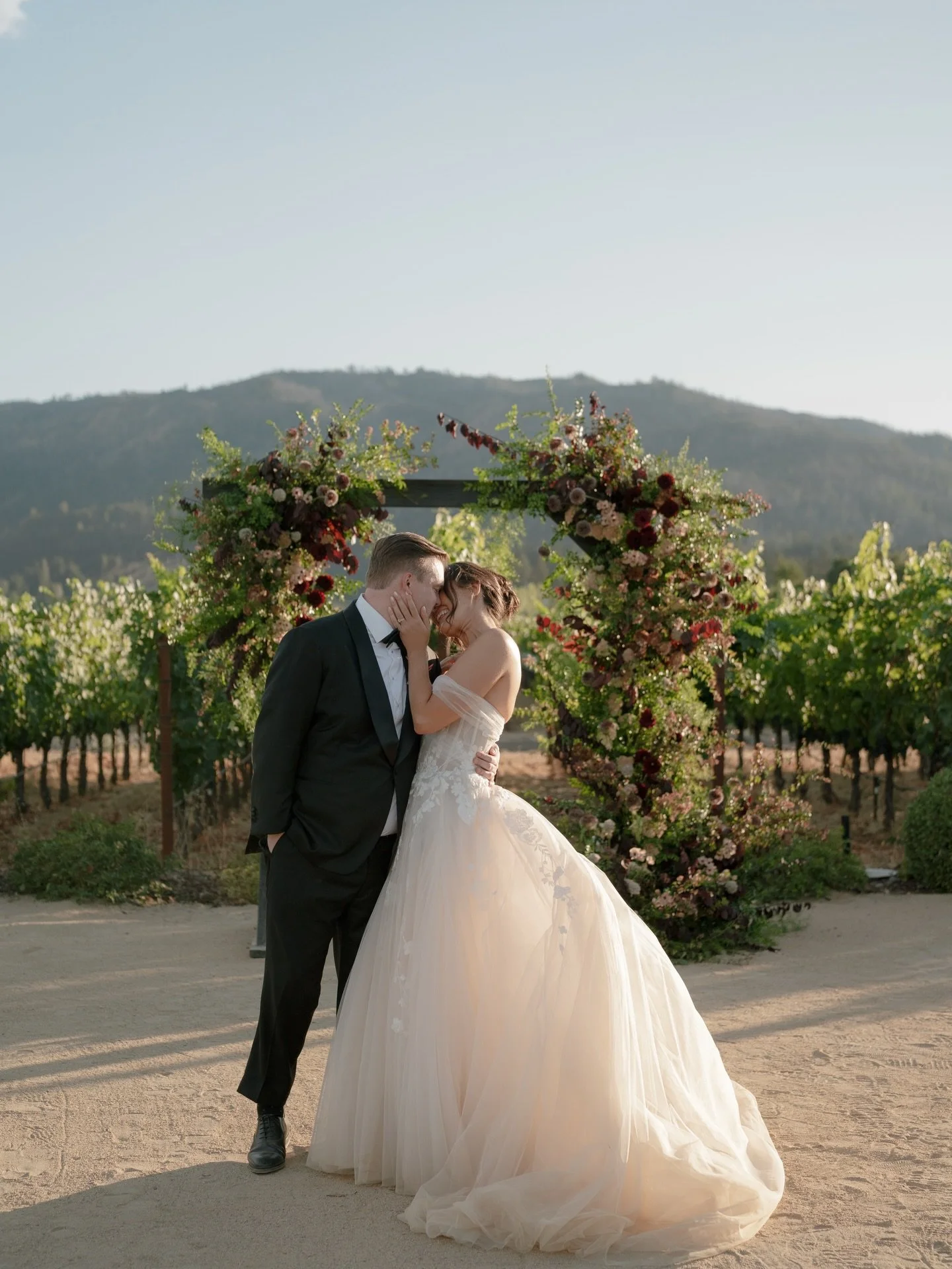 That dress. That arbor. That bouquet. Everything about A&amp;C&rsquo;s late summer Napa ceremony makes me swoon, wish we could go back and relive it all over again 🤎

Photography // @kristakphotos 
Planning &amp; Design // @barielexaevents
Floral De