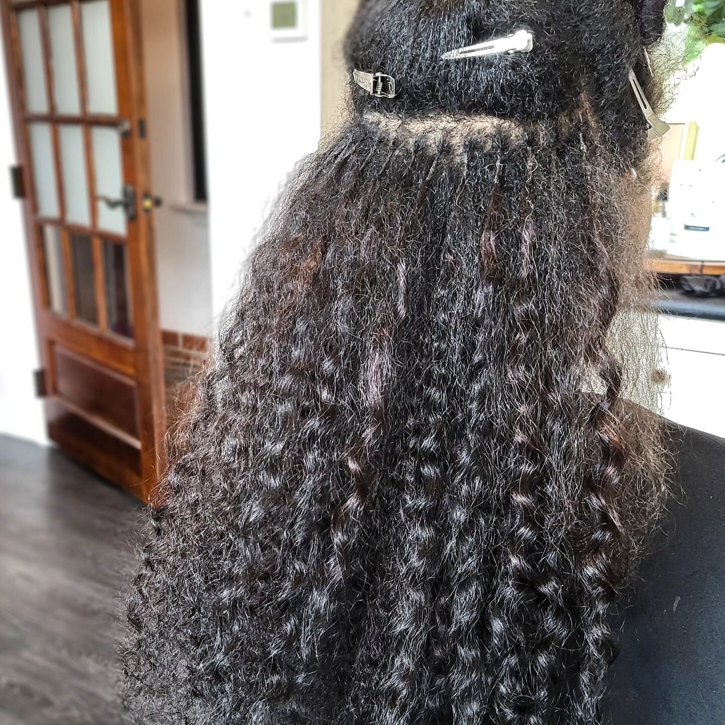 What to expect from keratin bond extensions...

The best hair EVER!

Custom textures are available.
Mixing 2-3 curl patterns creates the most natural look 💫

#keratinbonds #bydestinynicole #texturedextensions #curlyktips #curlyextensions #Charlotte 
