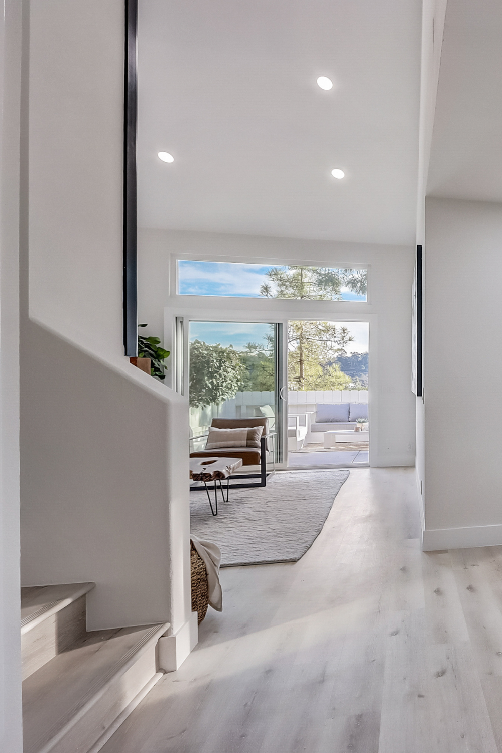 Vaulted Ceilings Entryway.PNG