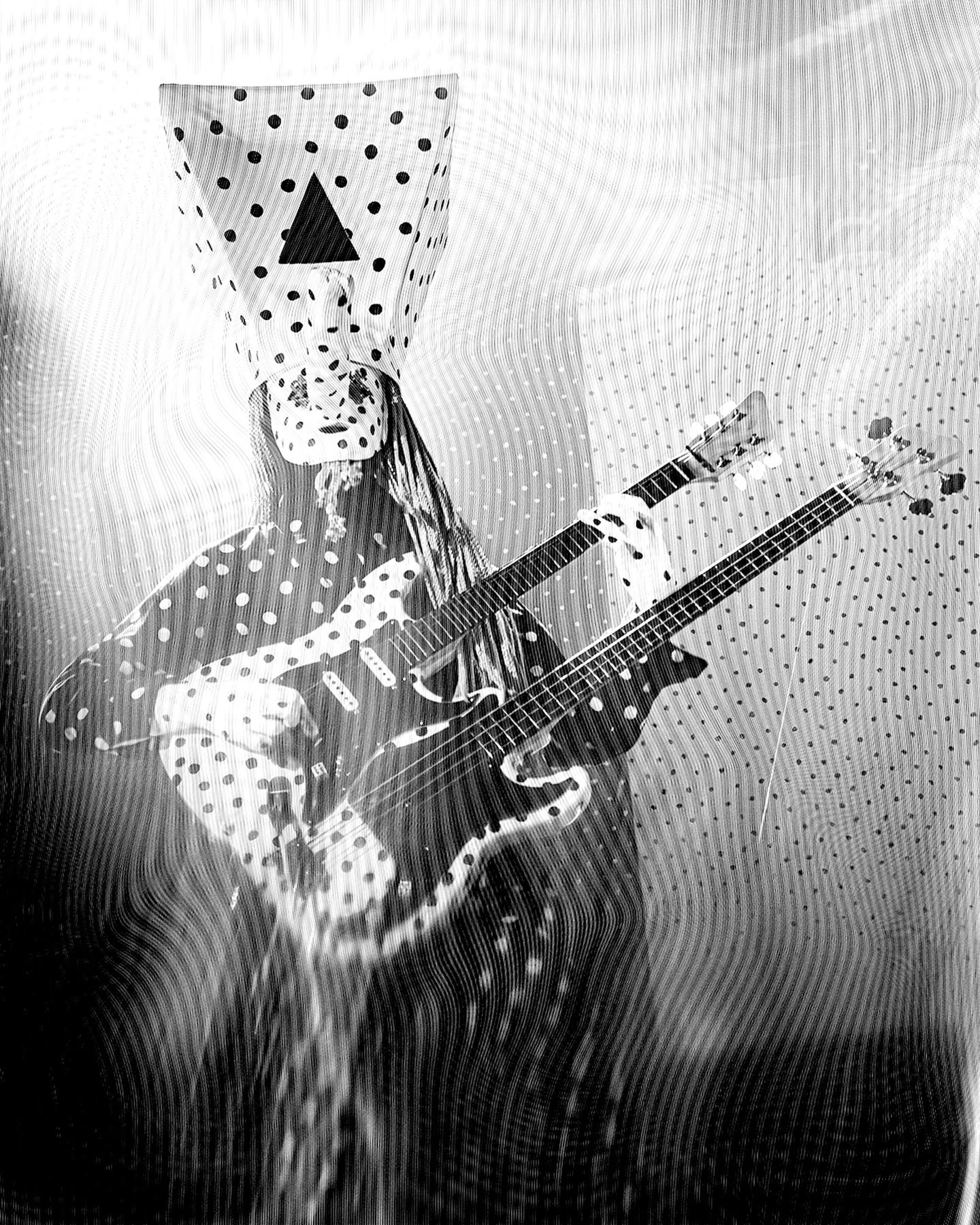 LA DISSONANCE DU MATH ROCK ET DE LA MUSIQUE MICROTONALE