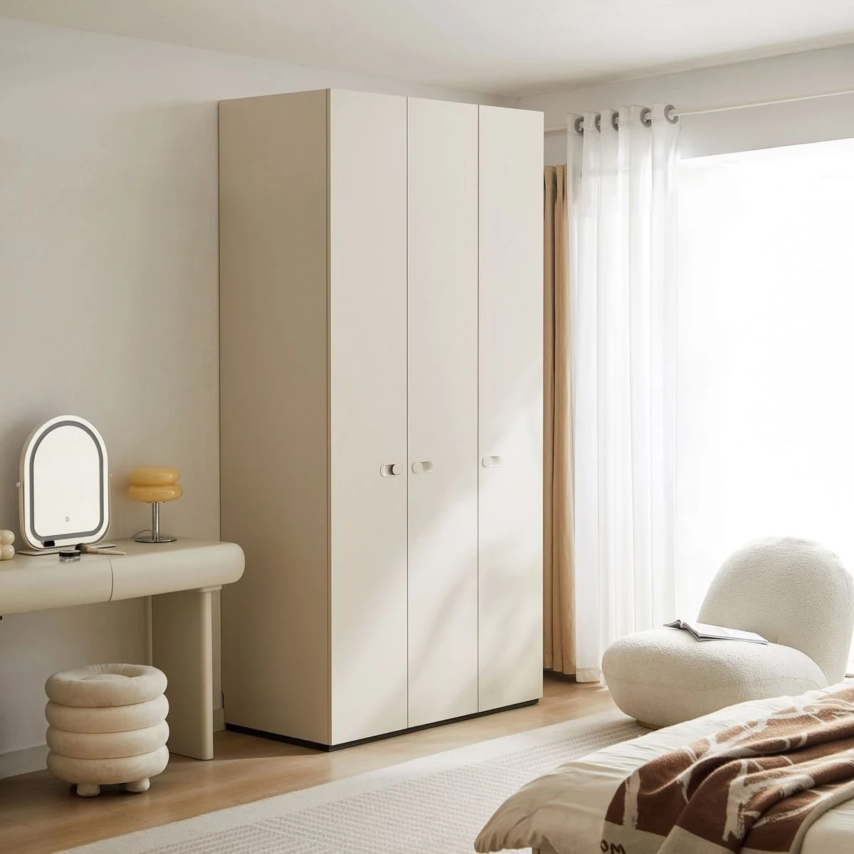 Yelora 3 Door Wardrobe YU1D-A (3).jpg
