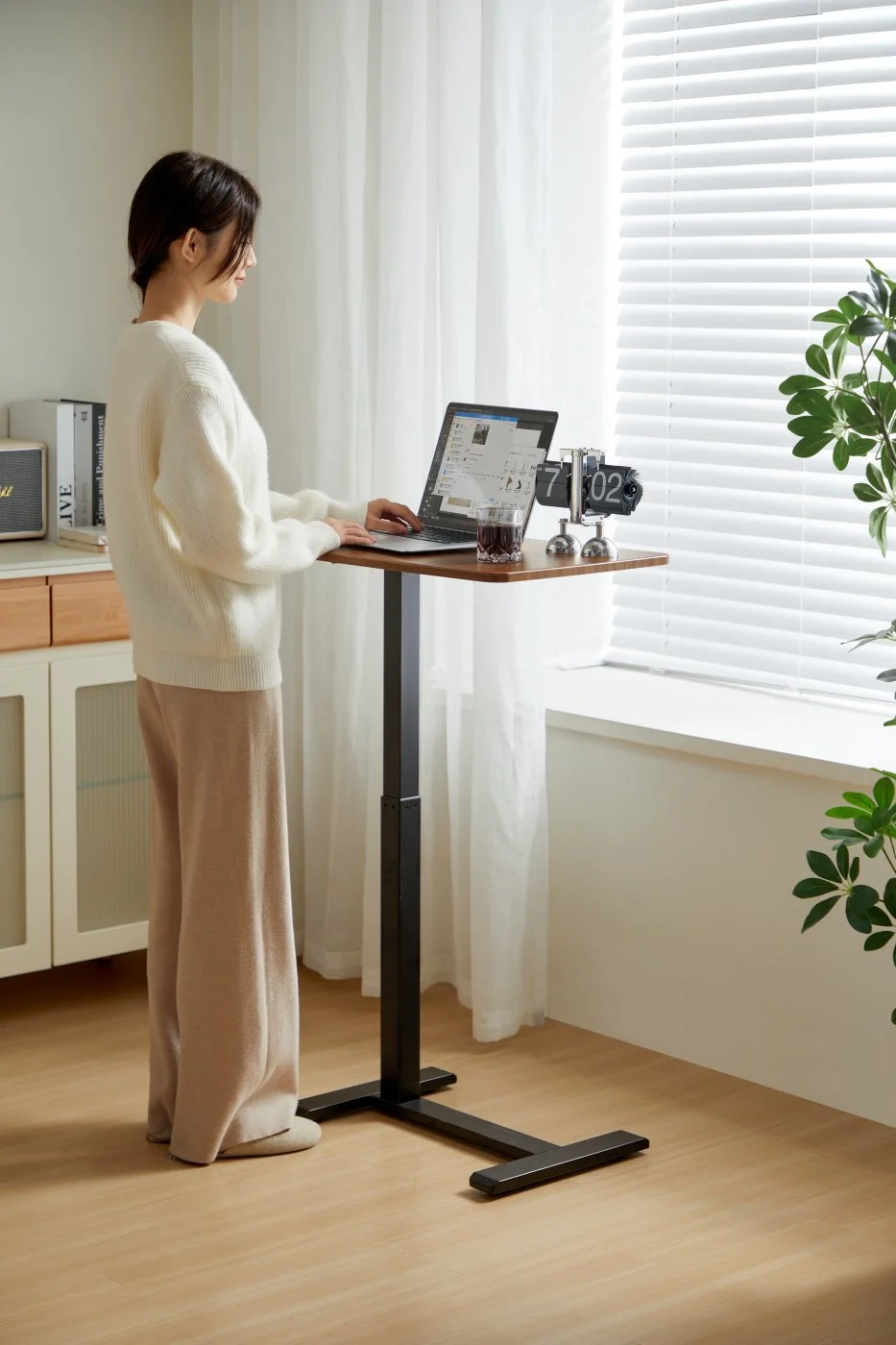 Bilbao Lift Side Table Black BG082-F (9).jpg