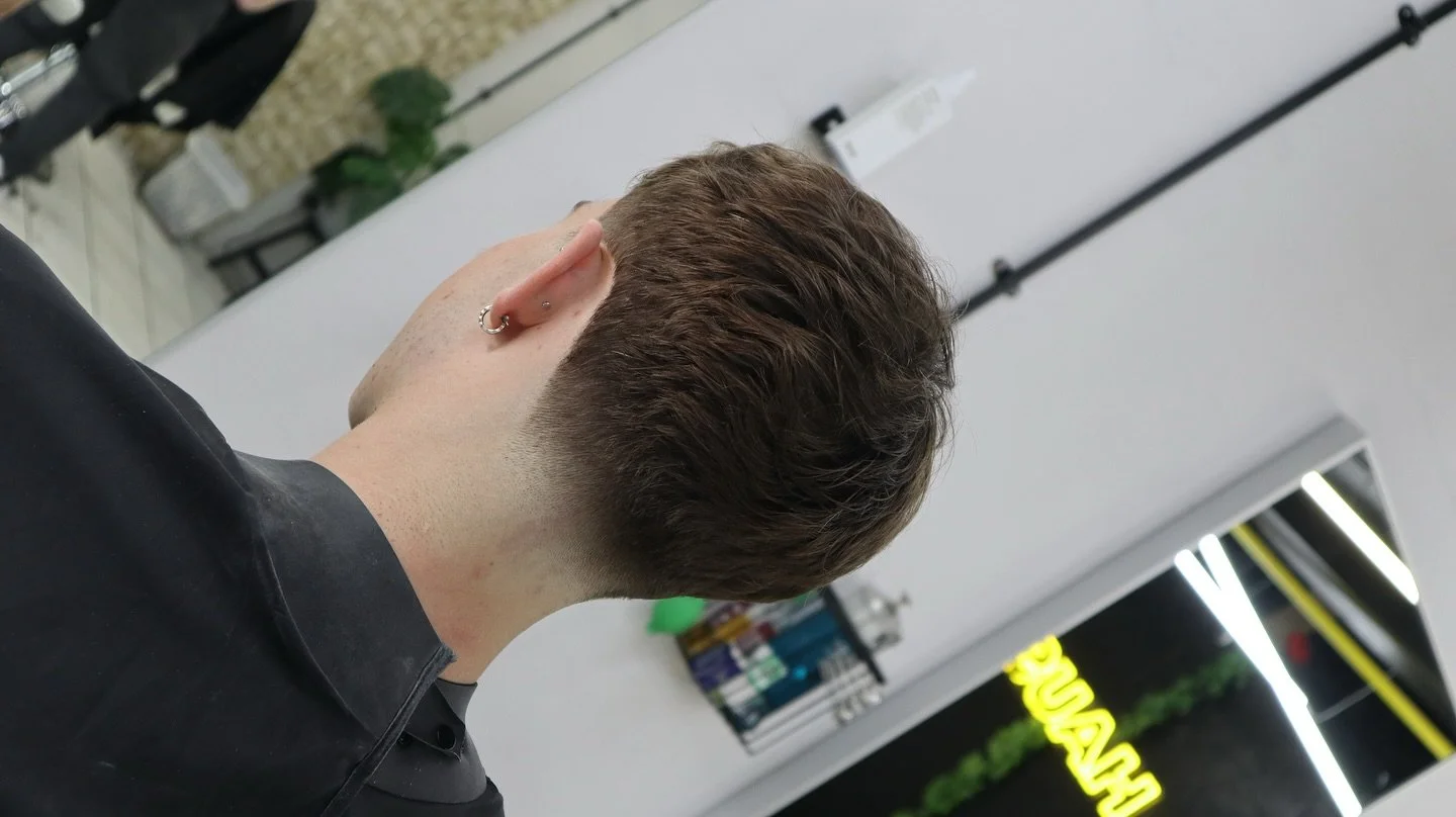 Suns out and summers in full swing, get booked in with one of the team 🕶️⛱️

www.hausmalegrooming.co.uk

Cut by @alanhrnbarbering ✂️