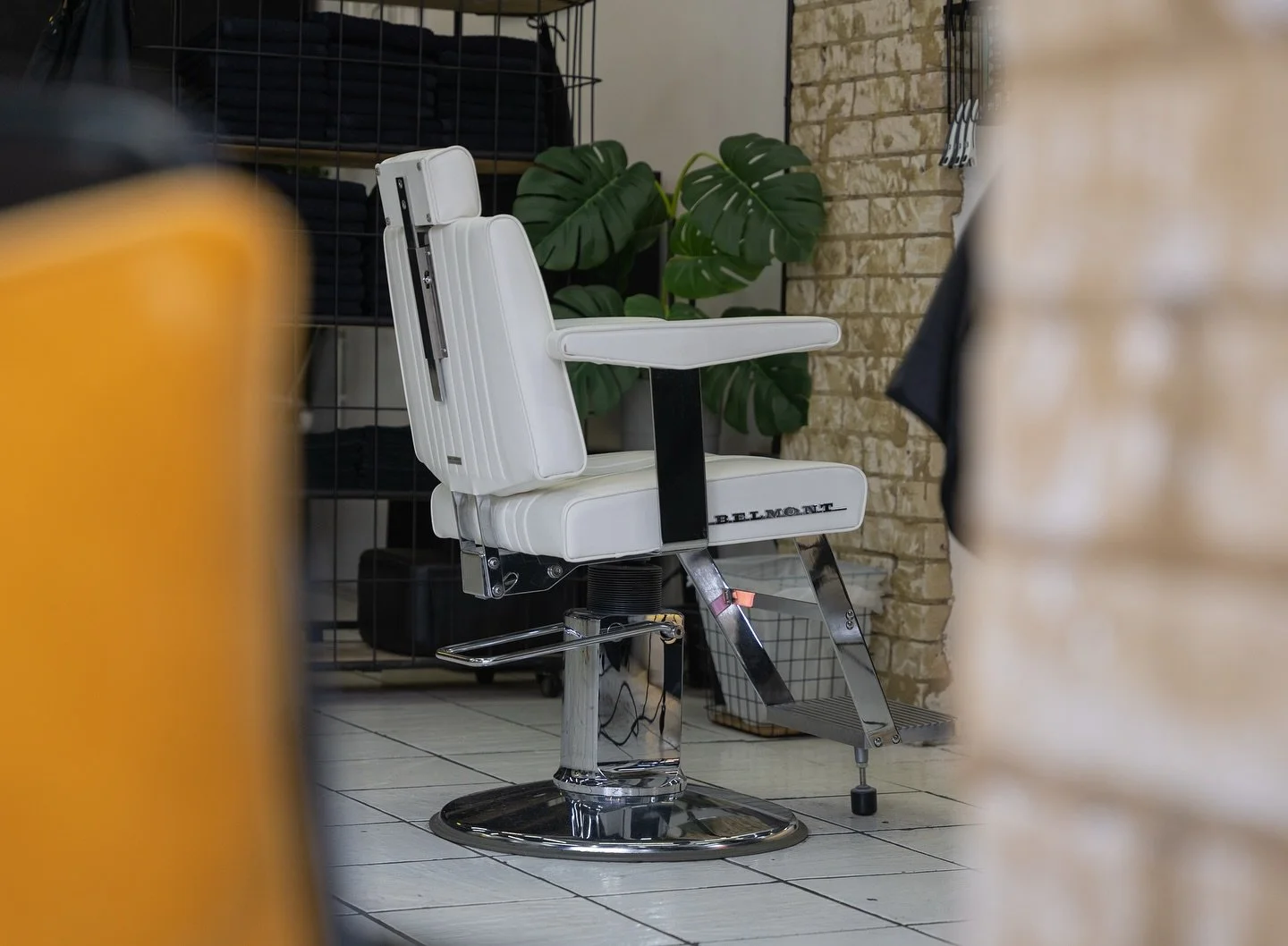 The hot seat ✂️ @takarabelmontuk 

Head to our website to lock your appointment in ⚡️

www.hausmalegrooming.co.uk

📸 @georgejonphotography