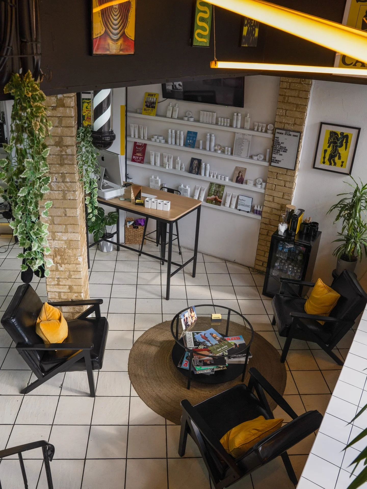 Happy Easter 🐣 We&rsquo;re closed this bank holiday Monday but are back to normal from Tuesday ✨

Make sure you plan ahead and lock in your appointment through our website 

www.hausmalegrooming.co.uk

📸 @georgejonphotography