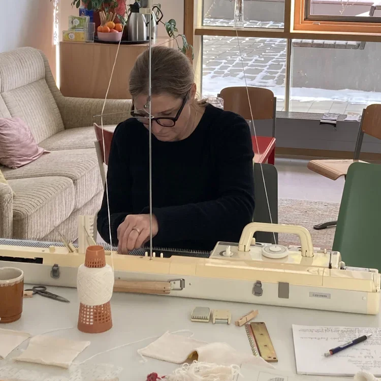 Strickmaschinen Workshop Anfänger:innen (Teil 1)