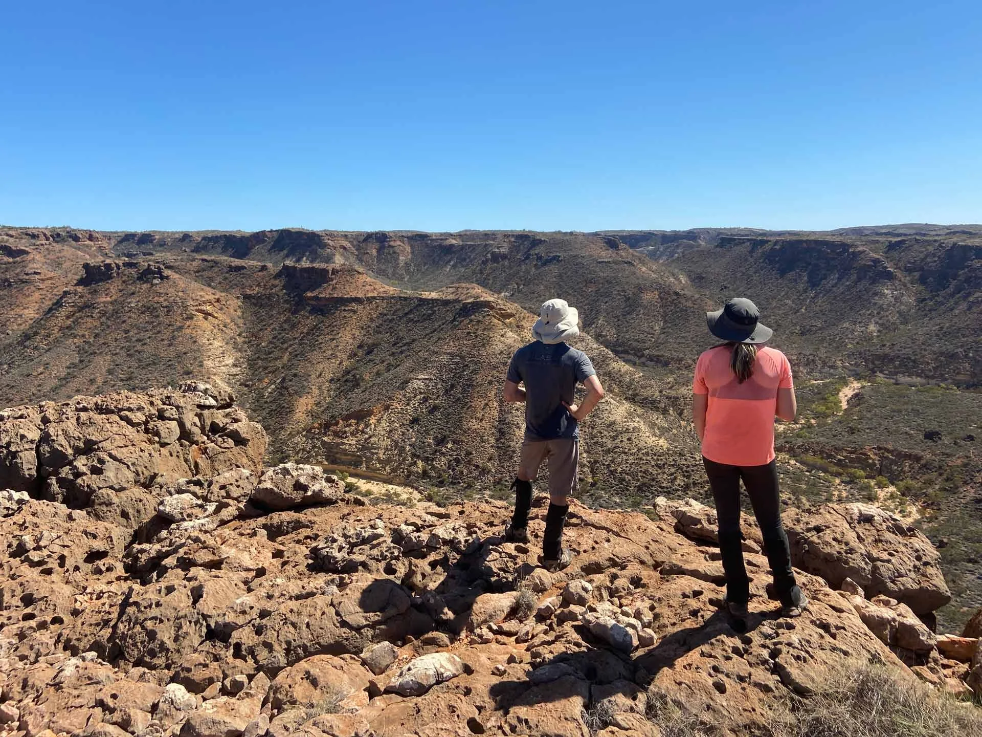 east_west_traverse-banner-IMG_8617-trek_ningaloo-web.jpg