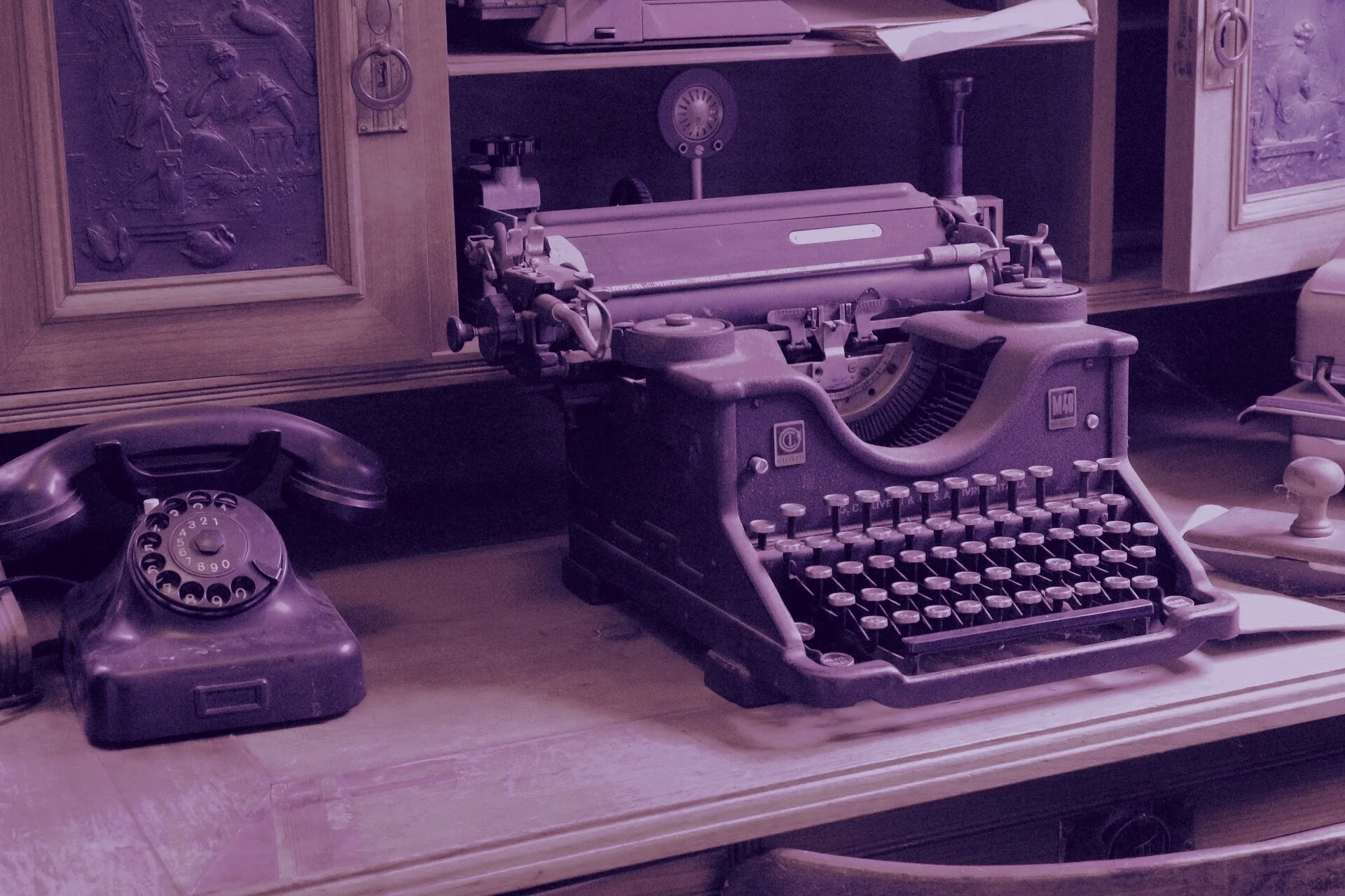 typewriter-3896626_1920 (1) lila.jpg