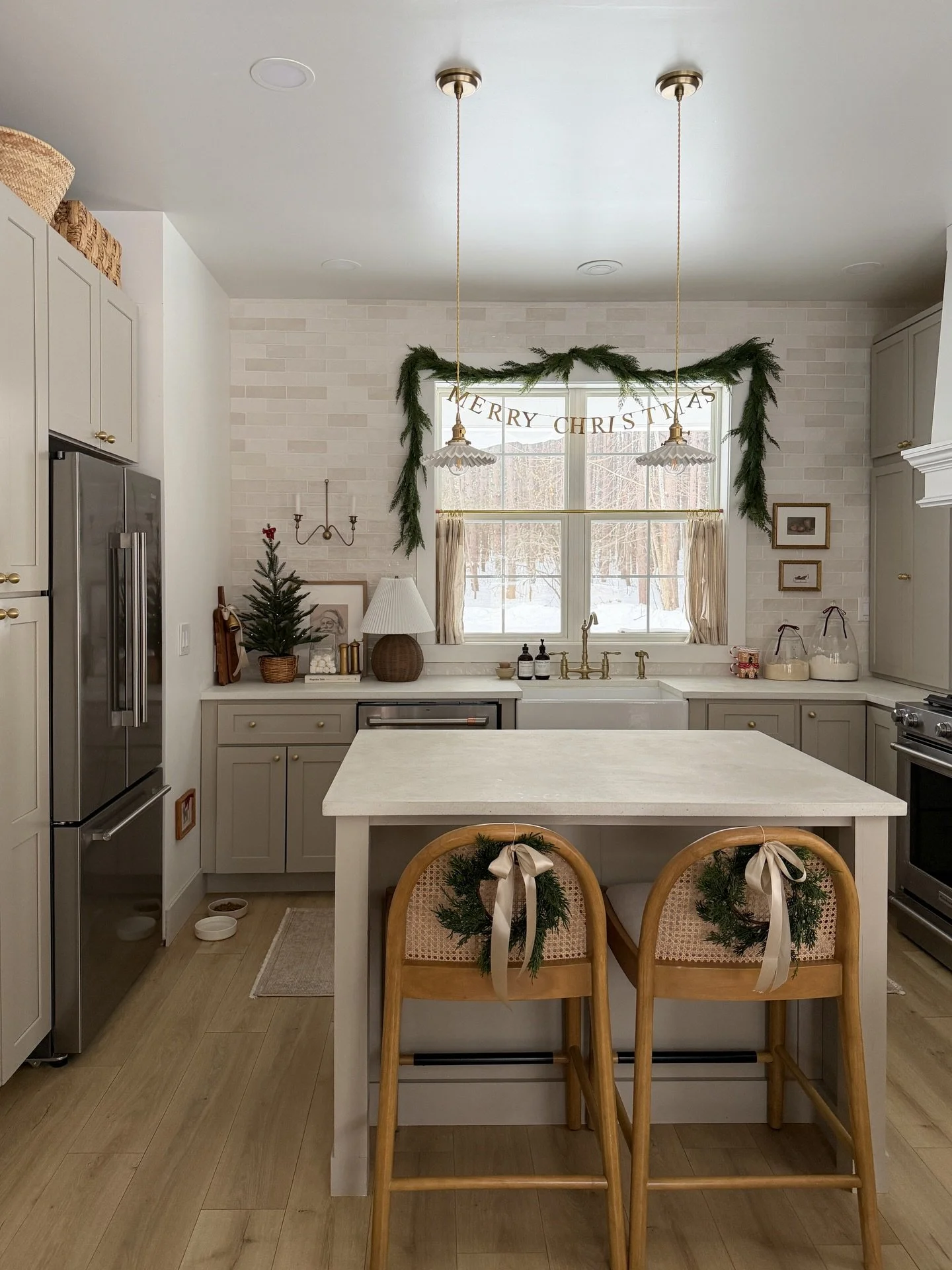 Happy December!!! Comment SHOP for links to our Christmas kitchen 🎄❤️✨