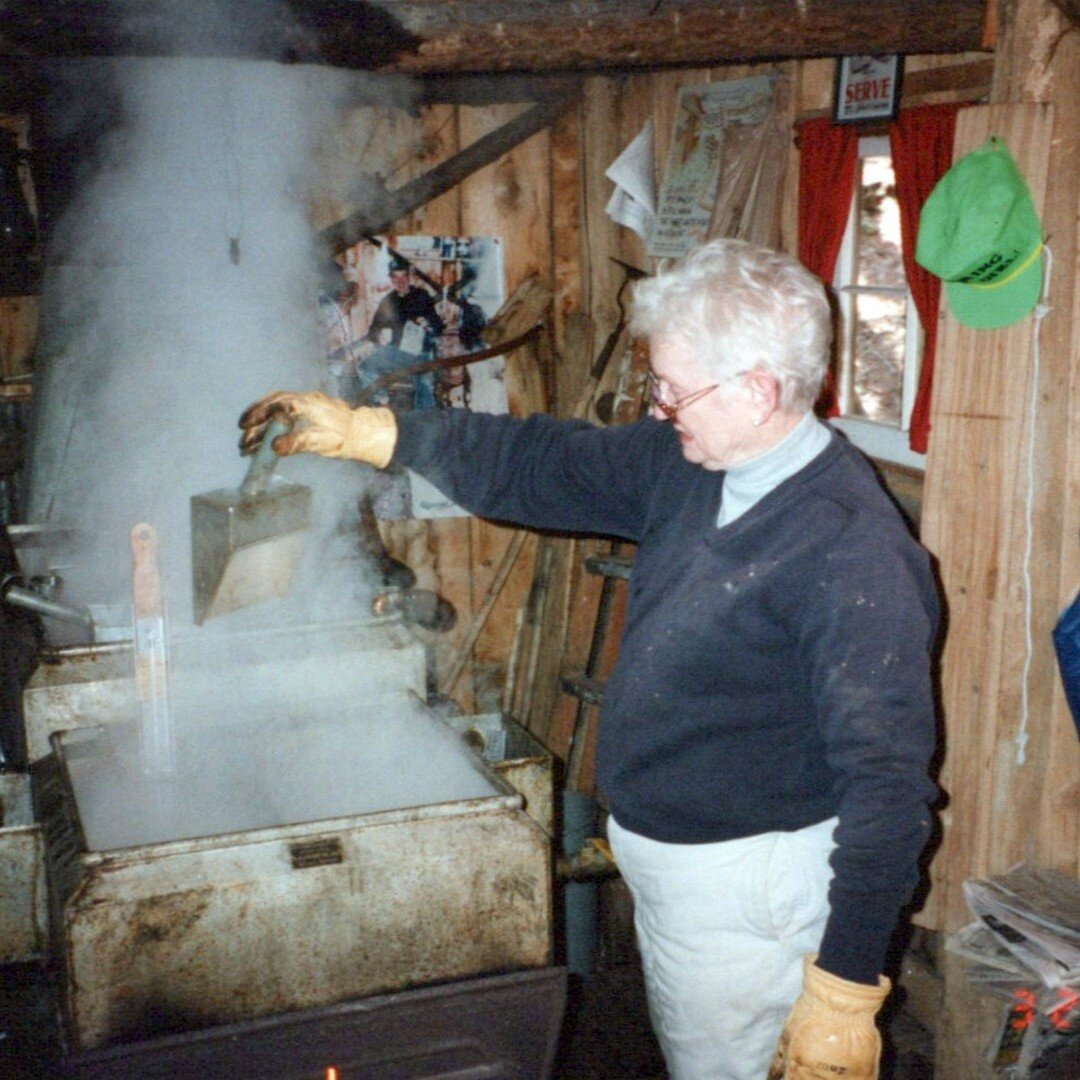 Throwback Saturday...and our last day of boiling for the year!

My grandather and grandmother are pictured here (more than 3 decades ago) ...Gramps using a hydrometer to test if it's syrup and Gigi doing it a little bit more old-fashioned and looking