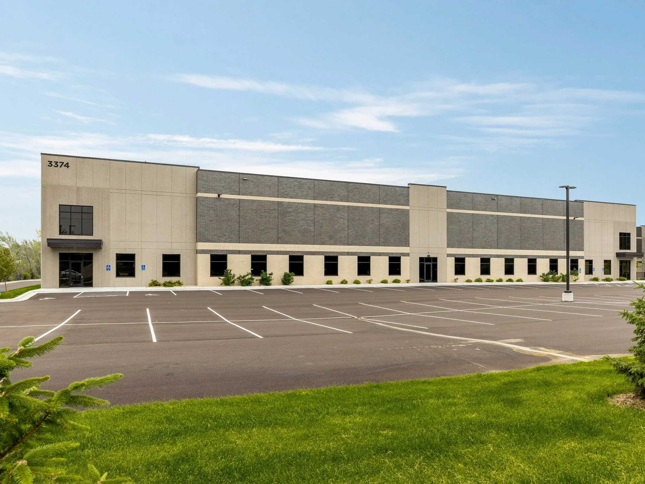 Endeavor+Development+-+3374+Columbia+Dr+-+Exteriors+-++005+%281%29.jpg