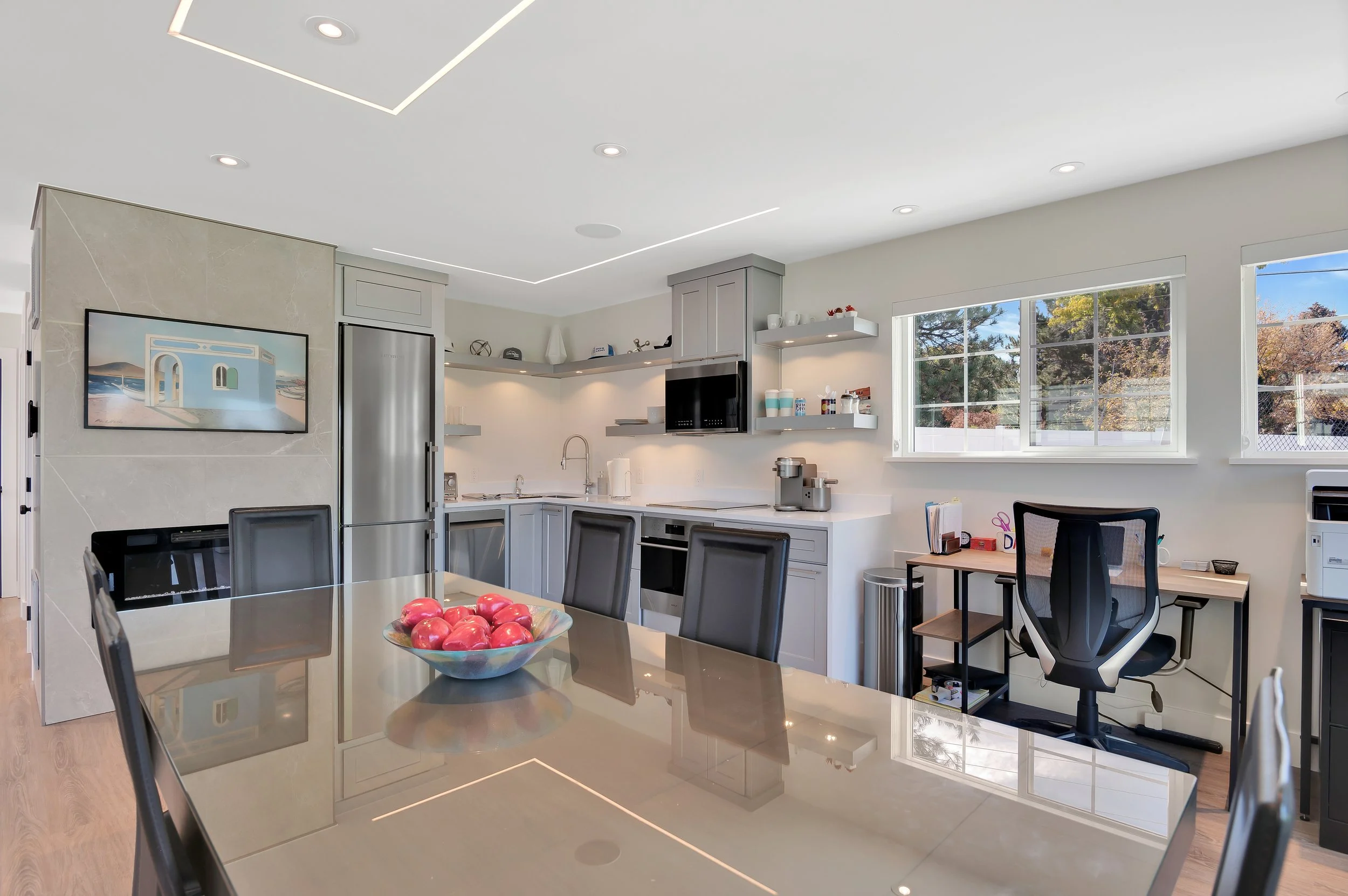 Kitchen and office table.jpg
