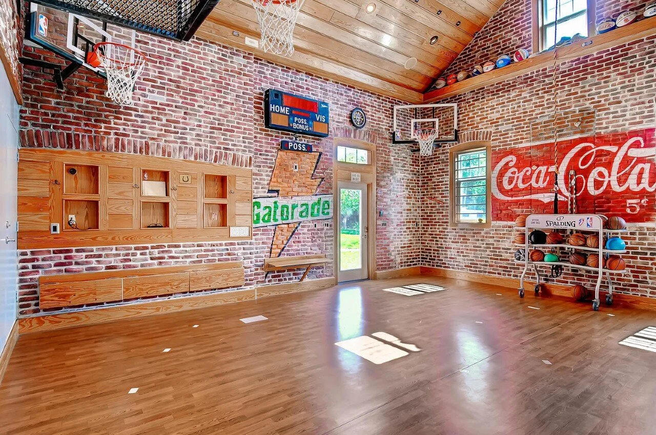 thumbnail_Tufts Court.jpeg