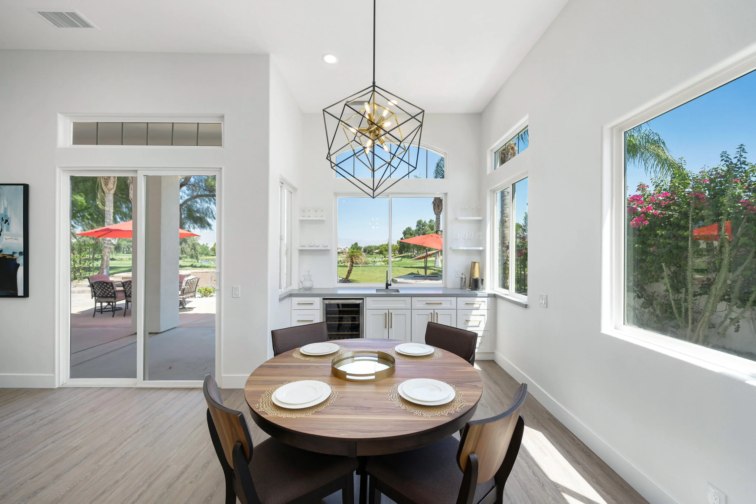 1 Breakfast table 2.jpg