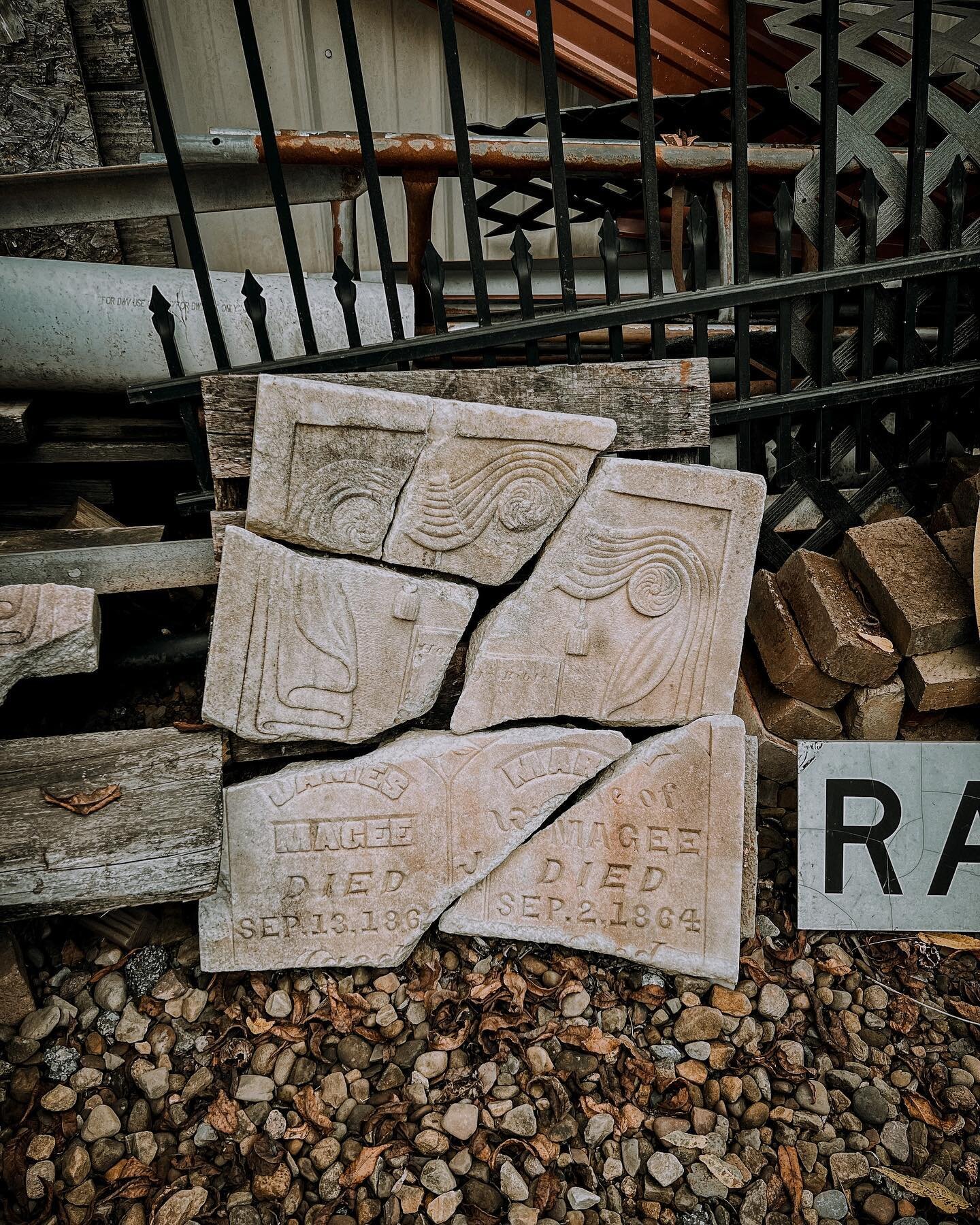 Broken headstone at the Mars Area History and Landmarks Society 🪦 🚂 👽