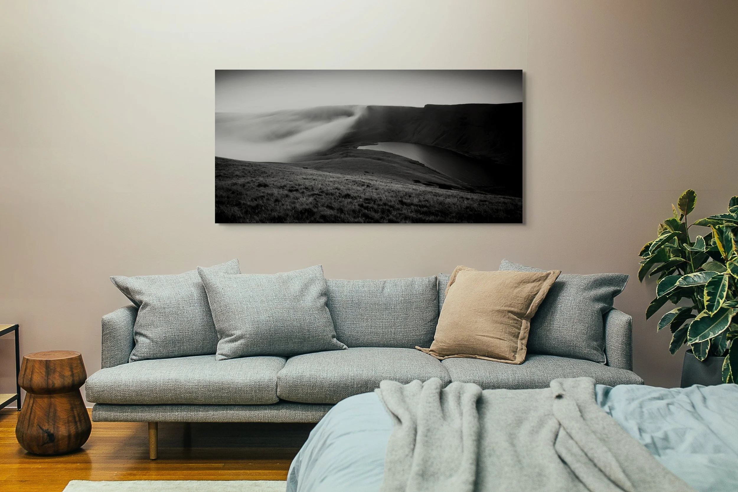 6v4a3319-enhanced-nr.2024.09.18.ver01.llyn y fan fach.mock2.jpg