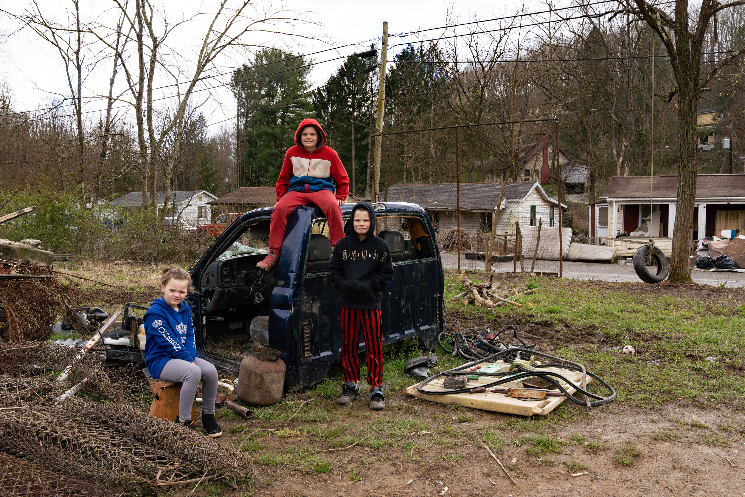  “Our aunty is inside, she isn’t coming out, but she said it’s ok. Can you see the tire swing in the picture? It’s ours.” - Aaliyah (Aaliyah, Dyllon, Alec) 04/01/20 (National, WV) 