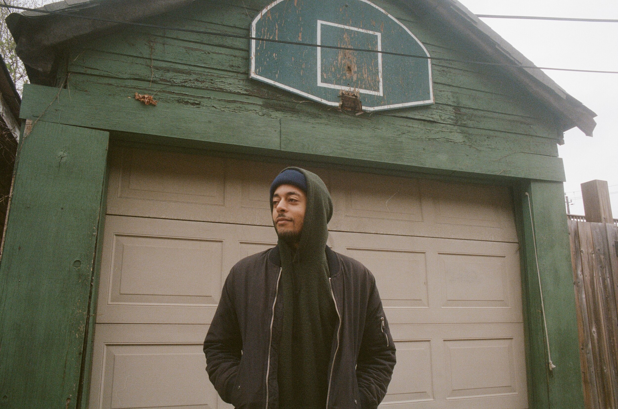 Premiere: Splash into the Sunny Season with Emissive's New EP "Wave Science"
