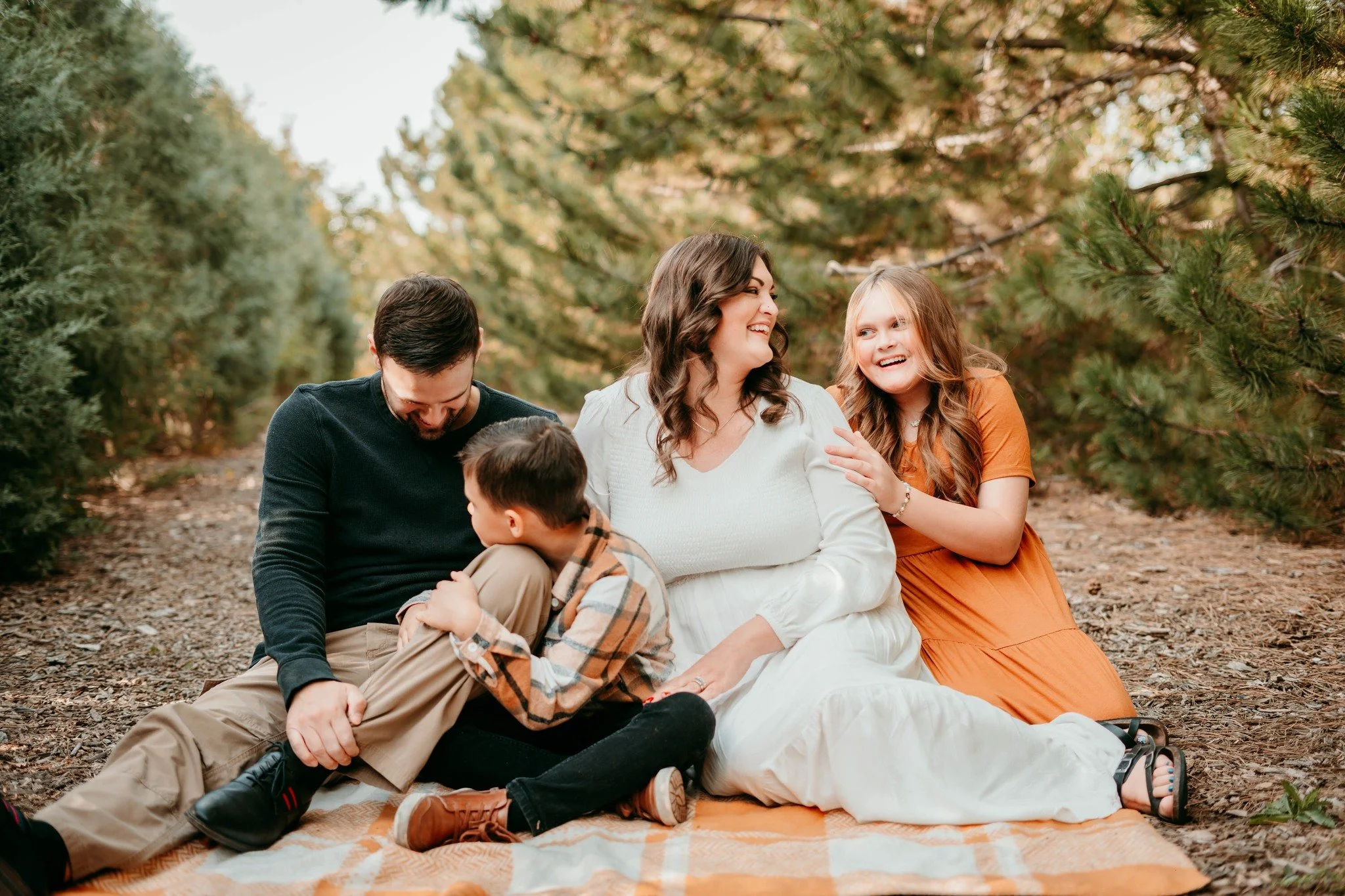 Summer nights are closer than they appear! 

Green grass, wildflowers, and warm wind on your skin, Summer is coming and I can't wait! 

If you want to book a session for the Summer, now is the time!! I only have a few sunset weekend sessions availabl