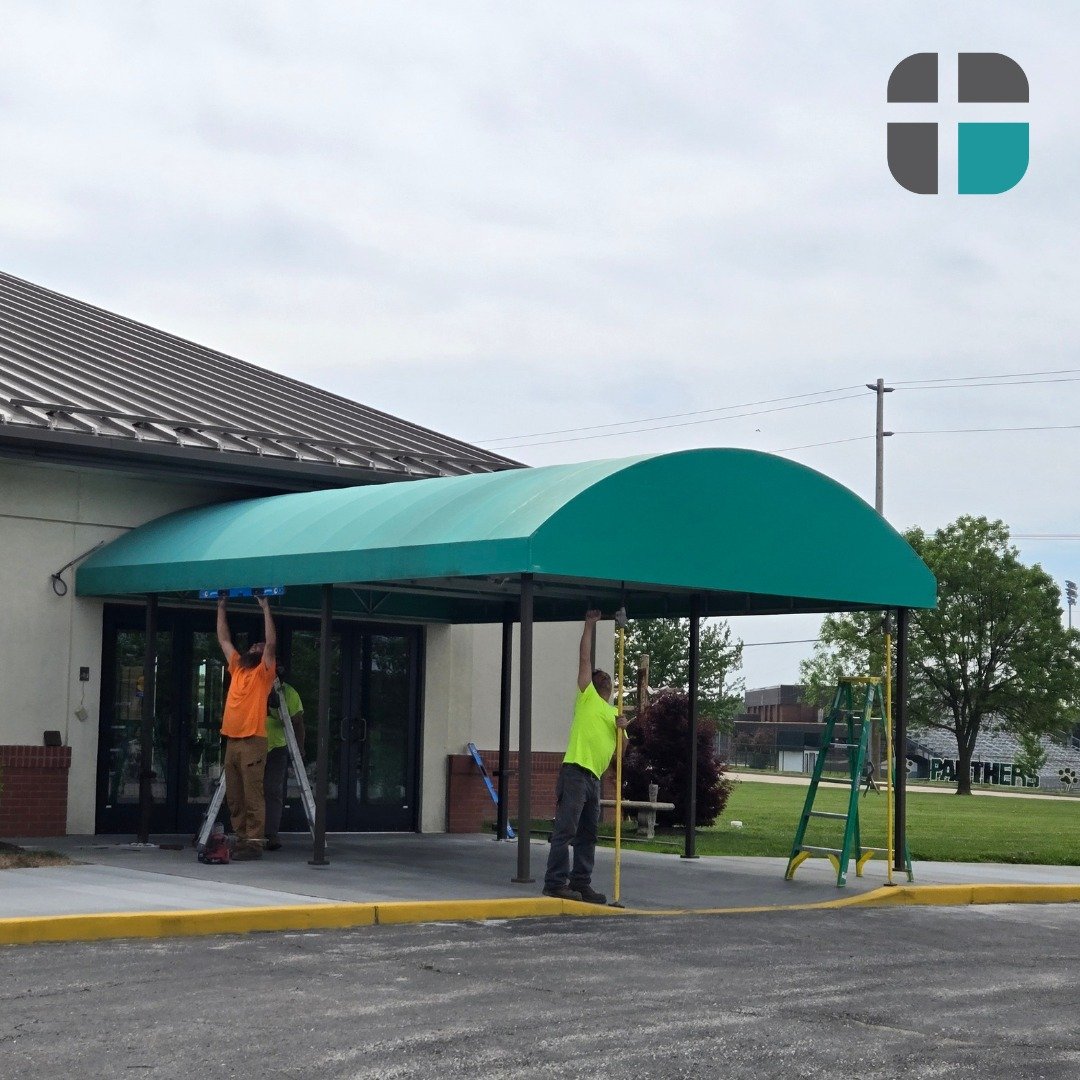 The awning is back up and just in time for the rainy week ahead! Thank you to all those who arrived early on Thursday and helped to make this happen!