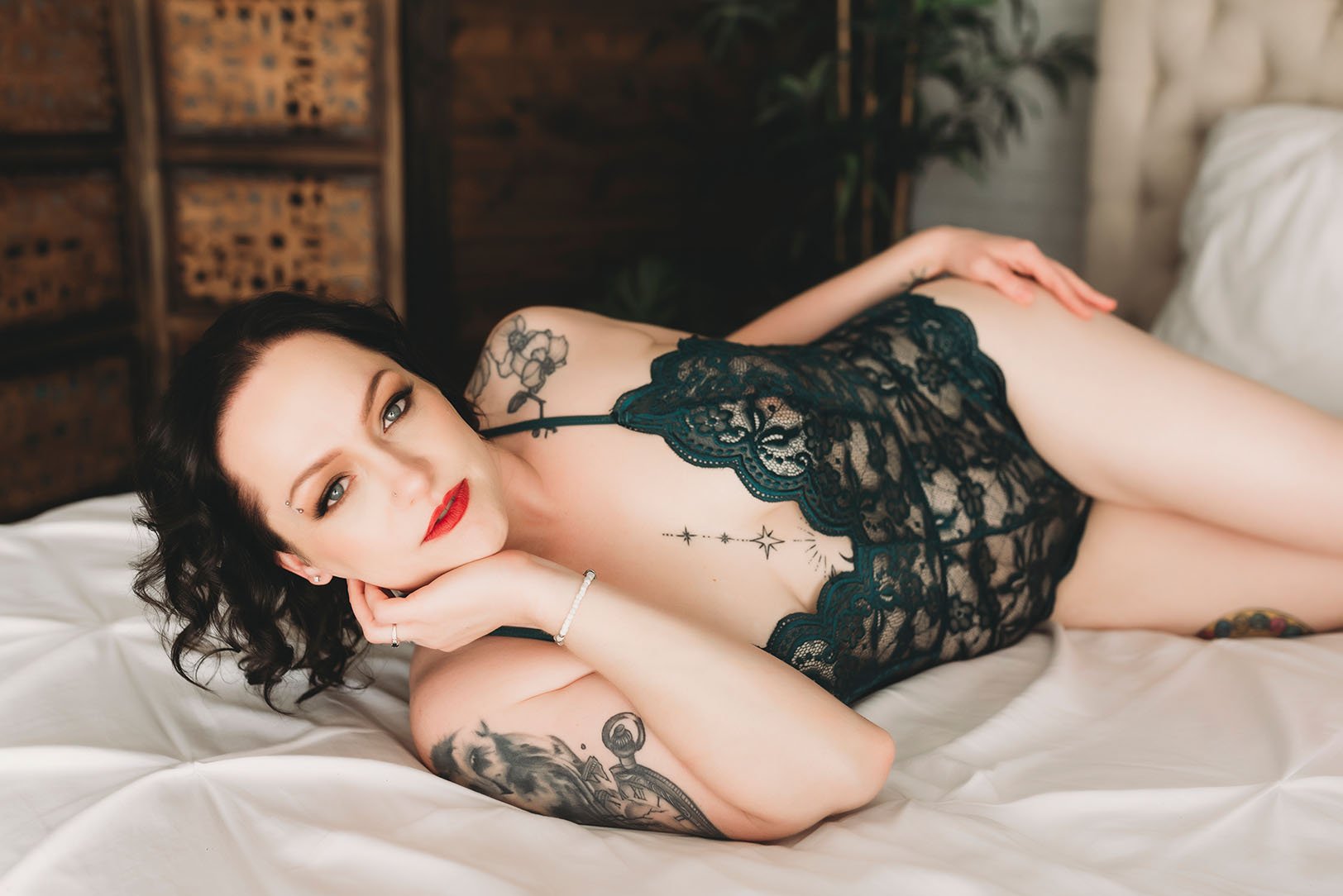 tampa-boudoir-studios-for-older-women.jpg