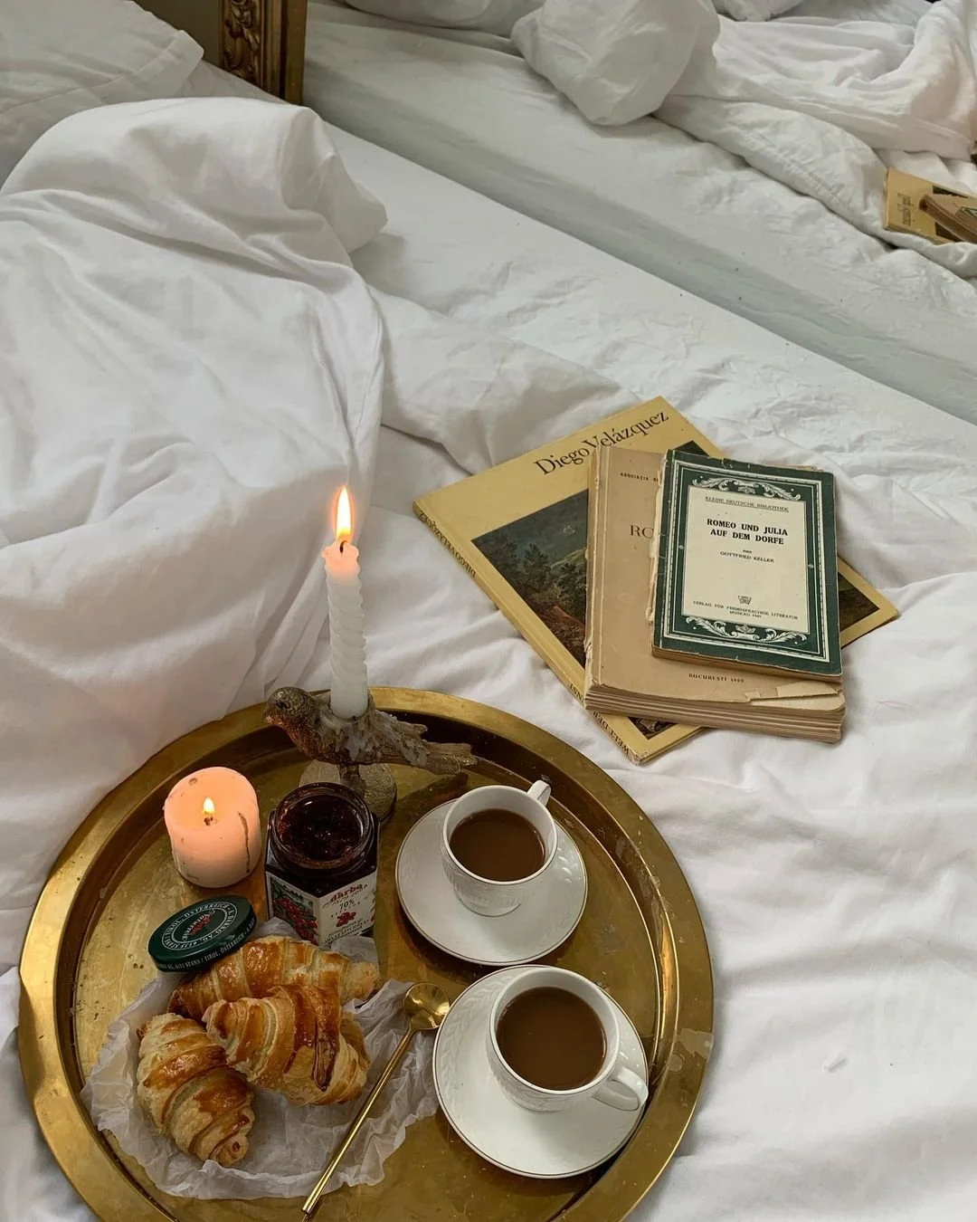 10 Affirmations Every Ambitious Woman Should Repeat Daily